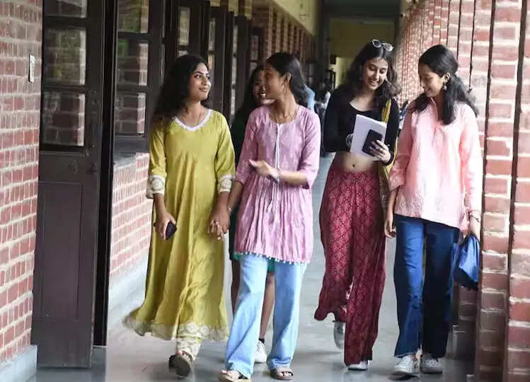 Job: बिहार स्वास्थ्य विभाग में 2600 से ज्यादा पदों पर निकली भर्ती, जानिए क्या है सैलरी?