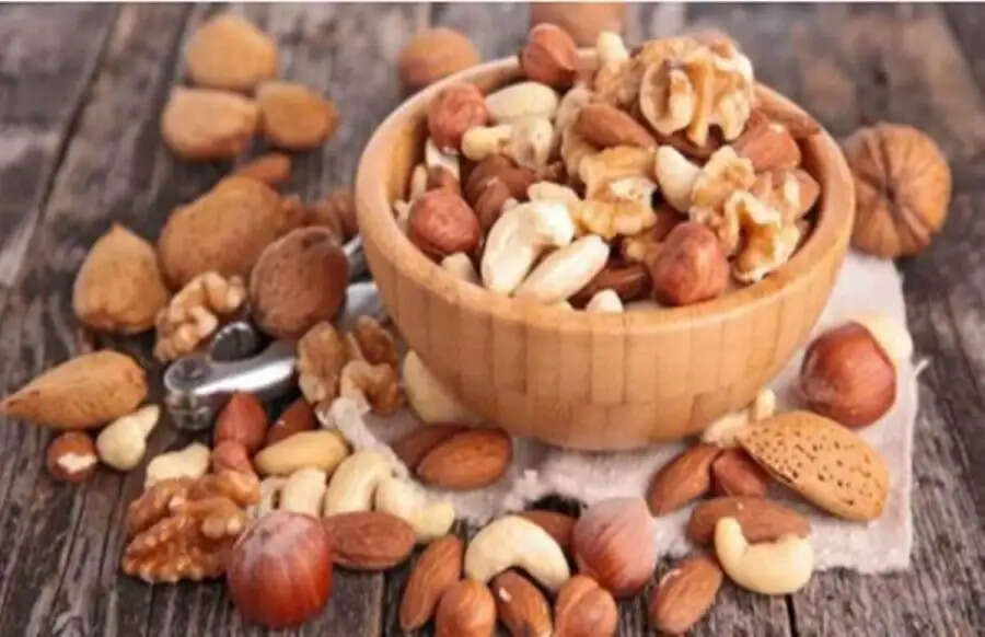 Health Tips- हार्ट और डायबिटीज से ग्रसित लोगो के लिए फायदेमंद हैं इन ड्राई फ्रूट्स का सेवन, जानिए इनके बारे में