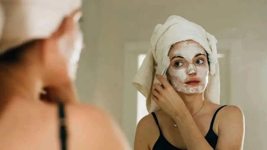 Skin Care Tips- ओवर स्किन केयर पहुंचाती हैं त्वचा को नुकसान, जानिए इसके बारे में