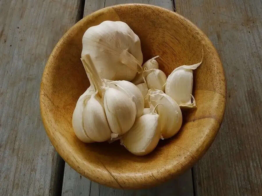 Health Tips-  लहसुन की एक कली खाने के लाभ जानकर हैरान हो जाएंगे, आइए जाने इसके स्वास्थ्य लाभ