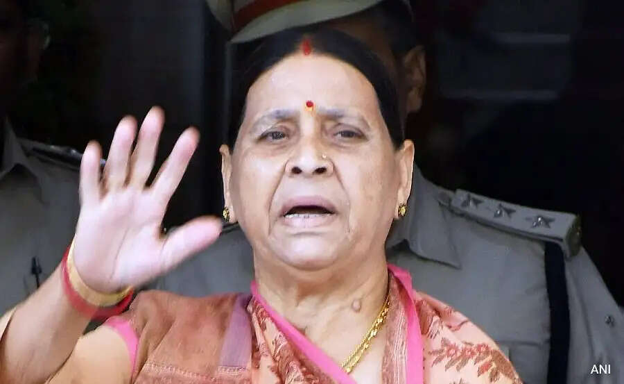 Politics News-&nbsp;&nbsp;इन मुख्यमंत्रियों की बीवियां बन चुकी हैं सीएम, जानिए इनके बारे में