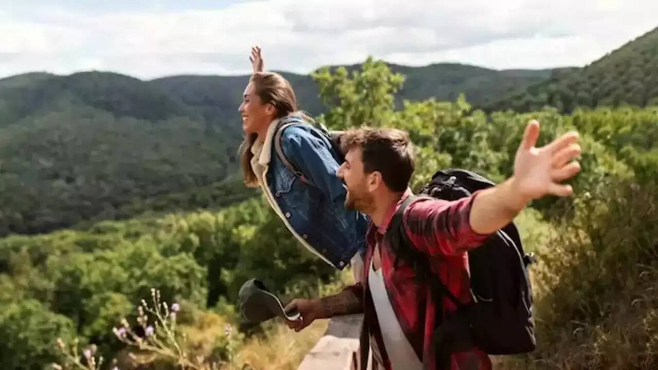 Travel Tips- क्या आप पार्टनर के साथ घूमने जा रहे हैं, तो भूलकर भी ना करें गलतियां, वरना हो जाएगा ब्रेकअप