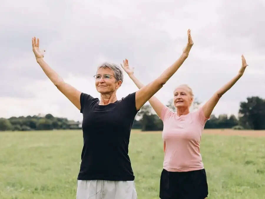 Health Tips- 60 की उम्र के बाद आप कैसे फिट रह सकते हैं, आइए जानें इसका तरीका