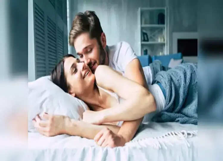 Sexual Health: आखिर क्यों मॉर्निंग में सेक्स करना होता है सबसे बेस्ट, जानें इसके फायदे