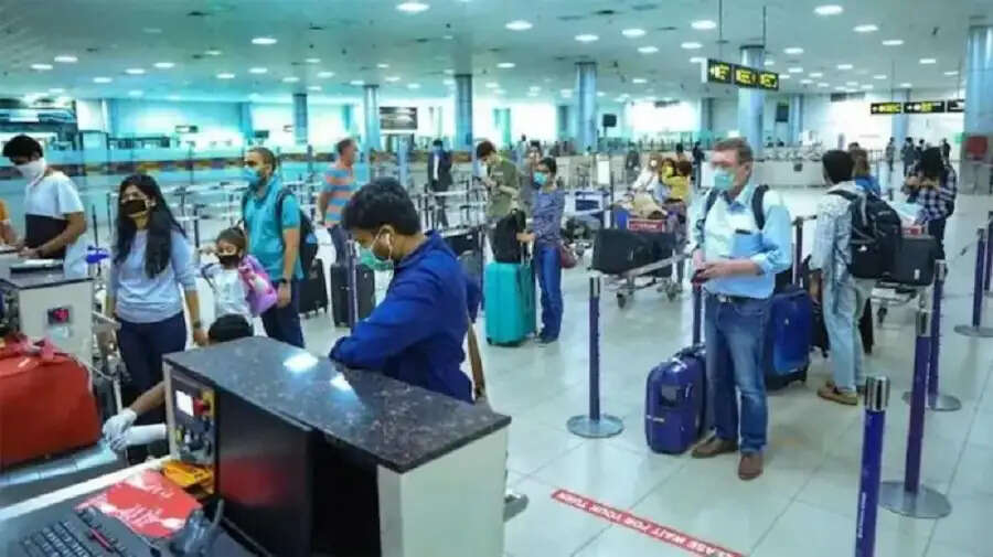 एयरपोर्ट नियमों में बदलाव: अब यात्रा के दौरान ये चीजें विमान में नहीं ले जा सकेंगे, वरना लगेगा भारी जुर्माना