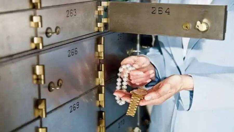 Bank Locker Tips- क्या बैंक के लॉकर की चाबी खो गई हैं, तो जल्द करें ये काम
