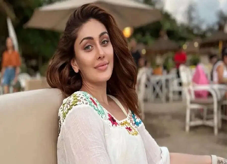 Entertainment News- कांटा गर्ल शेफाली जरीवाला का 42 की उम्र में हुआ निधन, जानिए वजह