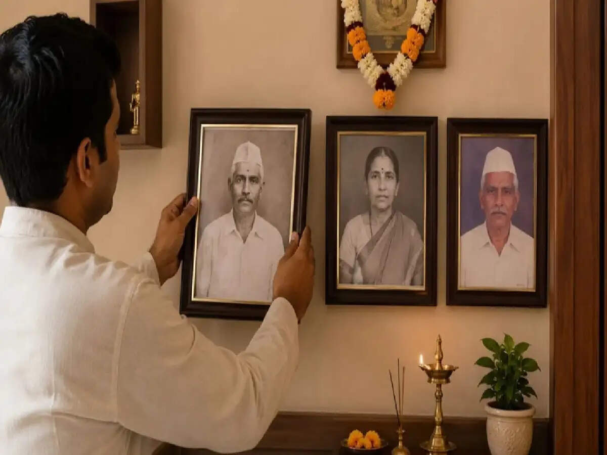 Garuda Purana: पूर्वजों की फोटो दीवार पर किस दिशा में लगानी चाहिए?  क्या कहता है गरुड़ पुराण?