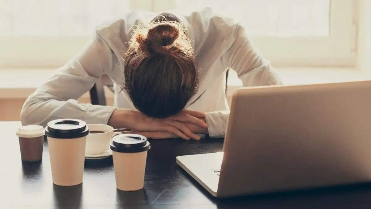 Health Tips-  क्या शरीर में रहती हैं एनर्जी की कमी, इन आदतों को करहें अलविदा