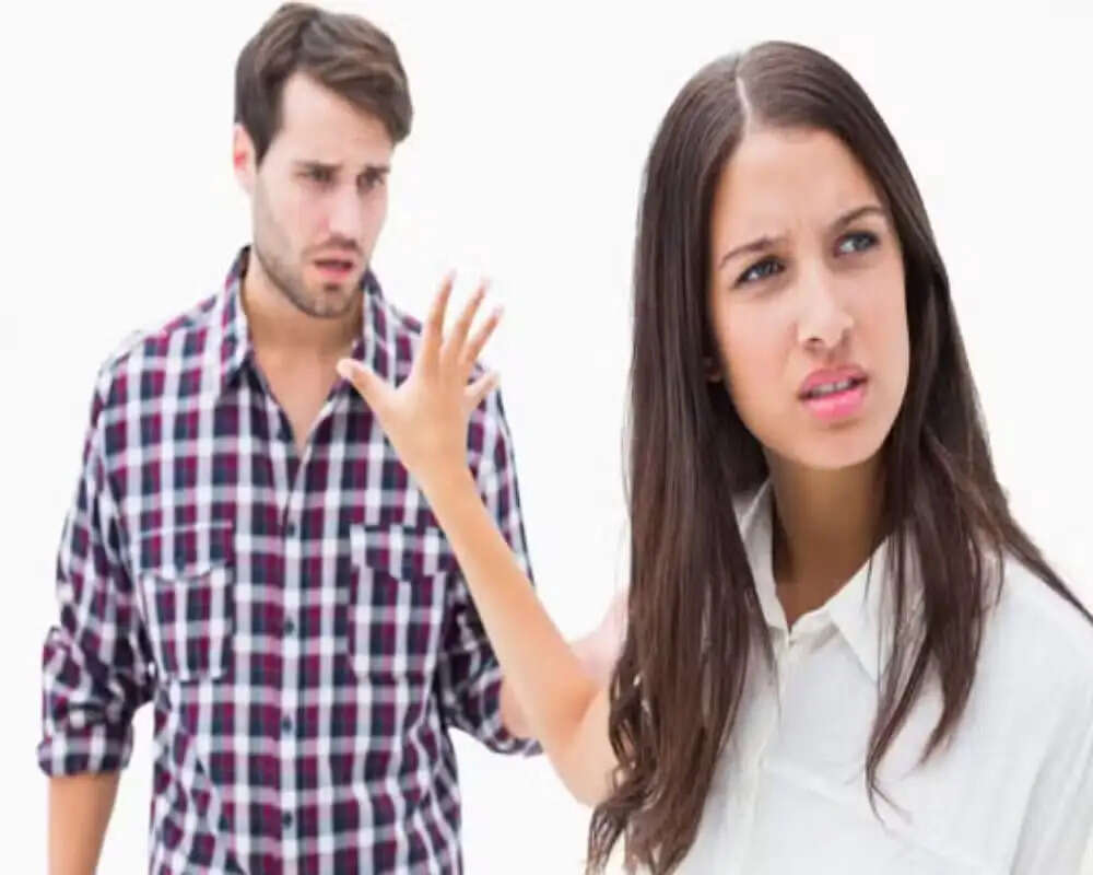 Habit Tips- &nbsp;एक मूर्ख इंसान में होती हैं ये बुरी आदतें, जानिए इन आदतों के बारें