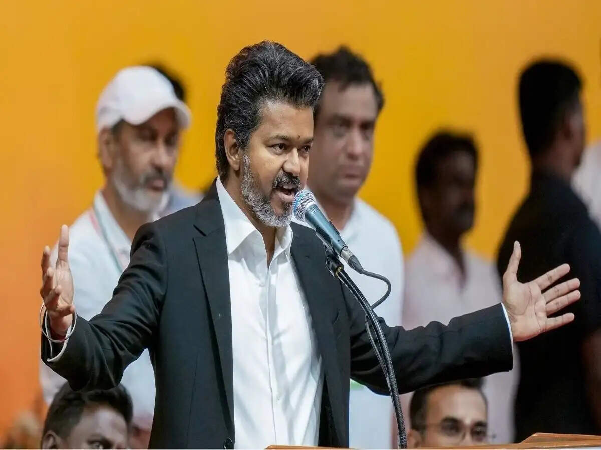 Entertainment News- 1 फिल्म के लिए 200 करोड़ लेने वालें थलापति विजय को मुख्यमंत्री पद के लिए कितनी मिलेगी सैलरी, आइए जाने