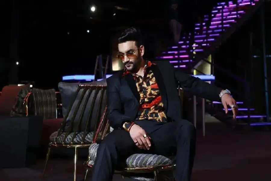 Bollywood: सिंगर राहुल फाजिलपुरिया पर फायरिंग, अज्ञात हमलावरों ने किया हमला, जानें पूरा मामला