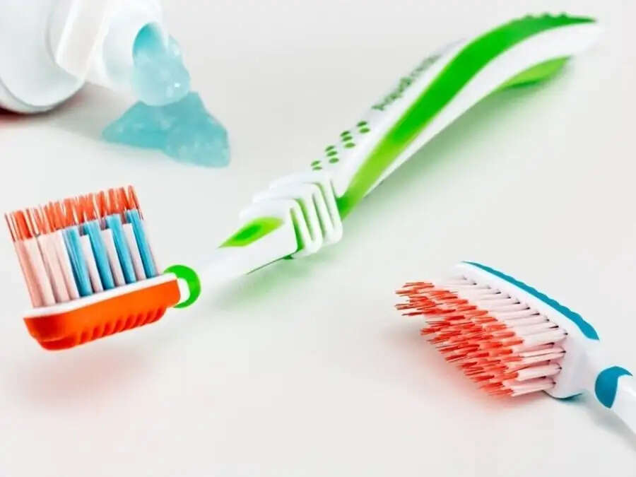 Tooth Brush Tips- कितने दिन में बदलना चाहिए टूथब्रश, आइए जानें