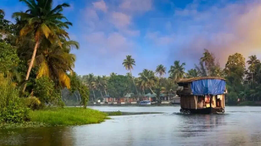 Travel Tips- क्या नवंबर में घूमने का प्लान बना रहे हैं, तो भारत की यह जगह रहेगी बेस्ट