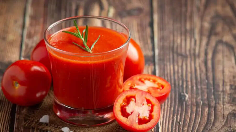 Health Tips-  खाली पेट टमाटर का जूस पीना होता हैं फायदेमंद, जानिए कौनसी बीमारियां रहती हैं दूर