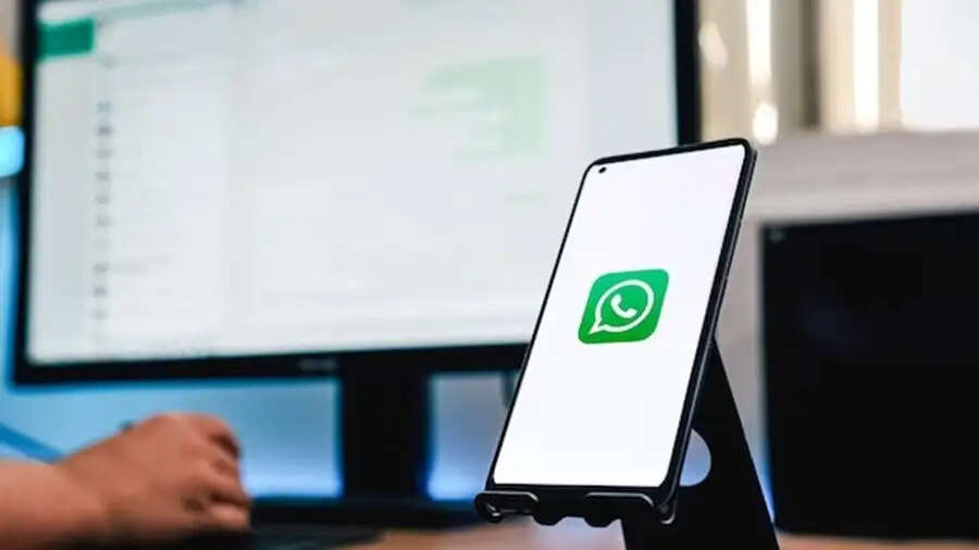 Whatsapp Tips-  क्या आप लैपटॉप पर खुल रहे व्हाट्सएप को करना चाहते हैं लॉक, जानिए इसका आसान तरीका