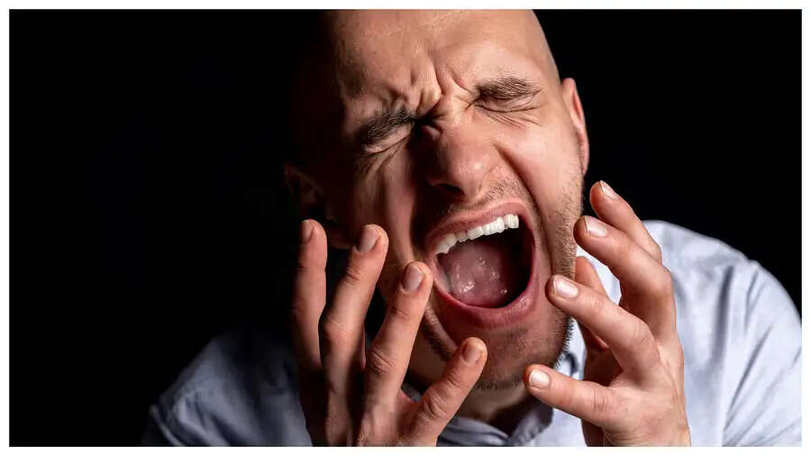Health Tips-  इस विटामिन की कमी से व्यक्ति रहता है दुखी, जानिए इसके बारे में