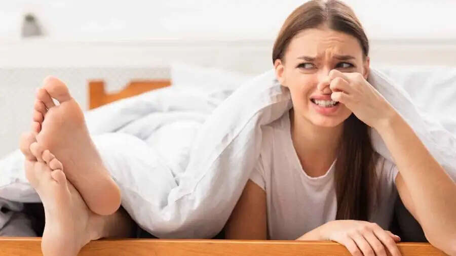 Smell Tips-&nbsp;क्या आपके पैरों में से बदबू आती है, राहत पाने के लिए अपनाएं ये उपाय