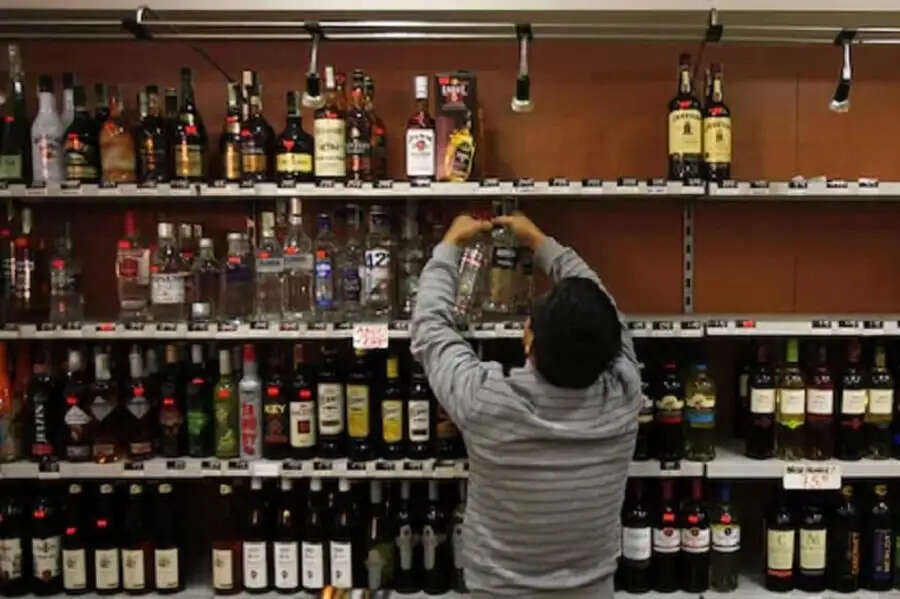 Wine Store Tips- आखिर लकड़ी के पीपों में ही शराब स्टोर की जाती हैं, आइए जानते हैं इसका कारण