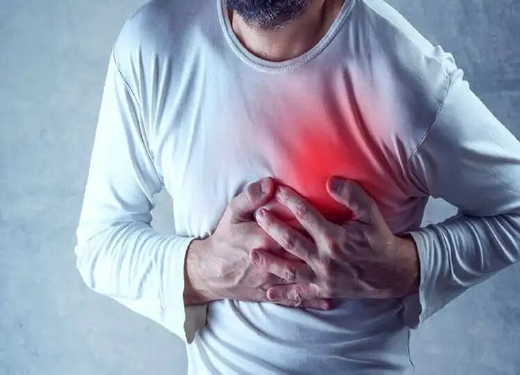 सर्दियों में हार्ट अटैक के मरीजों को भूल कर भी नहीं करने चाहिए ये काम, वरना जा सकती है जान