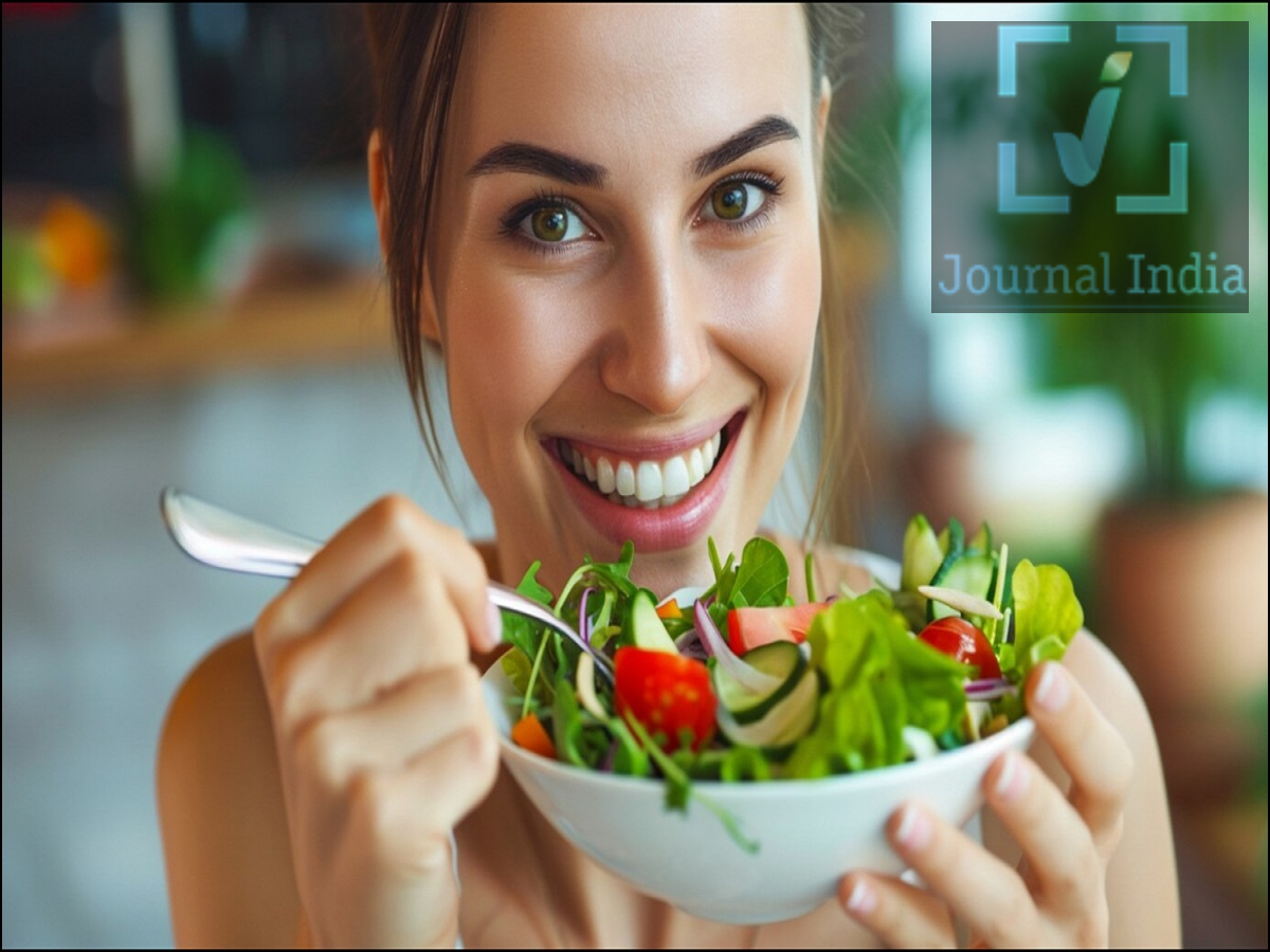 Health Tips- खाने के तुरंत बाद लेटना क्यों नहीं चाहिए, आइए जानें दोस्तो खाना हमारे जीने के लिए बहुत ही जरूरी हैं, जो हमें पोषक तत्व देता हैं, लेकिन खाना खाने के तुरंत बाद लेटना स्वास्थ्य के लिए कितना हानिकारक हैं, ऐसा करने से कुछ लोगों को एसिडिटी, सीने में जलन और एसिड रिफ्लक्स जैसी समस्याएं हो सकती हैं। आइए जानते हैं खाना खाने के तुरंत बाद क्यों नहीं लेटना चाहिए-  खाने के तुरंत बाद लेटने से क्या परेशानी हो सकती है? सीने में जलन और एसिडिटी लेटने पर पेट का एसिड ऊपर की ओर आ सकता है, जिससे हार्टबर्न या सीने में जलन महसूस हो सकती है। एसिड रिफ्लक्स का खतरा बढ़ सकता है भोजन के तुरंत बाद शरीर को सीधा रखने के बजाय लेटने से पेट की सामग्री के ऊपर आने की संभावना बढ़ सकती है। भारी भोजन के बाद समस्या ज्यादा हो सकती है बहुत ज्यादा, तला-भुना या मसालेदार खाना खाने के बाद तुरंत लेटने से असहजता, खट्टी डकार या जलन अधिक महसूस हो सकती है। खाने के बाद कुछ देर सीधे बैठें भोजन के तुरंत बाद बिस्तर पर जाने के बजाय कुछ समय तक सीधे बैठना बेहतर आदत मानी जाती है। हल्की वॉक फायदेमंद हो सकती है खाना खाने के बाद धीमी गति से थोड़ी देर टहलना शरीर को सक्रिय रखने में मदद कर सकता है। हालांकि, तुरंत बाद तेज व्यायाम करने से बचना चाहिए। डिनर और सोने के बीच रखें अंतर खासकर रात के भोजन के बाद सोने से पहले लगभग 2 से 3 घंटे का अंतर रखना एक सामान्य सलाह है। बार-बार होने वाली समस्या को नजरअंदाज न करें अगर आपको अक्सर सीने में जलन, एसिडिटी या खट्टी डकार की समस्या होती है, तो डॉक्टर से सलाह लेना उचित है।