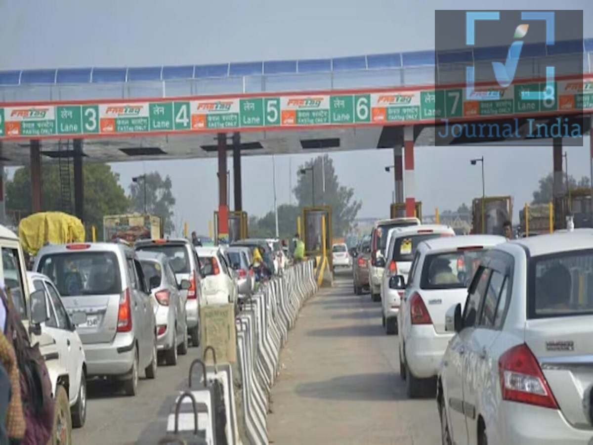Toll Tax Tips- नेशनल हाईवे चलने वालों के लिए खुशखबरी, अब सैटेलाइट से कटेगा पैसा दोस्तो अगर आप अक्सर नेशनल हाइवें पर गाड़ी चलाते हैं, तो ये खबर आपके लिए बहुत ही बड़ी खबर हैं, अब आपको लंबी लाइन में खड़ा नहीं होना पड़ेगा, केंद्र सरकार चुनिंदा राष्ट्रीय राजमार्गों पर सैटेलाइट-आधारित टोल कलेक्शन सिस्टम (टोल वसूली प्रणाली) लागू करने की तैयारी कर रही है। इस प्रस्तावित सिस्टम के तहत, वाहन चालकों को टोल चुकाने के लिए टोल बूथों पर रुकने की ज़रूरत नहीं पड़ेगी। इसके बजाय, टोल वाले राजमार्गों पर तय की गई वास्तविक दूरी के आधार पर शुल्क की गणना की जाएगी।  फिलहाल, भारत में इलेक्ट्रॉनिक टोल कलेक्शन के लिए 'फास्टैग' (FASTag) मुख्य तरीका है। यह नया सैटेलाइट-आधारित सिस्टम टोल भुगतान को और अधिक आसान और कुशल बनाकर राजमार्गों पर यात्रा के अनुभव को आधुनिक बना सकता है। सैटेलाइट-आधारित टोल कलेक्शन सिस्टम क्या है? सैटेलाइट-आधारित टोल कलेक्शन सिस्टम में 'ग्लोबल नेविगेशन सैटेलाइट सिस्टम' (GNSS) तकनीक का इस्तेमाल होता है। इसमें GPS-आधारित पोजिशनिंग शामिल है, जो वाहन की लोकेशन का पता लगाती है और यह तय करती है कि उसने राजमार्गों पर कितनी दूरी तय की है। पारंपरिक टोल कलेक्शन सिस्टम में ड्राइवरों को तय टोल प्लाज़ा पर रुककर भुगतान करना पड़ता है, लेकिन इस नए सिस्टम में तय की गई दूरी के आधार पर टोल शुल्क अपने आप कैलकुलेट हो जाएगा। सटीक ट्रैकिंग और बिलिंग के लिए वाहनों में विशेष डिवाइस लगाने की ज़रूरत पड़ सकती है। उम्मीद है कि जब यह नई तकनीक लागू होगी, तो यह मौजूदा फास्टैग सुविधाओं और 'मल्टी-लेन फ्री फ्लो' (MLFF) इंफ्रास्ट्रक्चर के साथ मिलकर काम करेगी। IIT कानपुर की अहम भूमिका सड़क परिवहन और राजमार्ग मंत्रालय (MoRTH) ने IIT कानपुर को 'सेंटर ऑफ एक्सीलेंस' (उत्कृष्टता केंद्र) स्थापित करने की ज़िम्मेदारी सौंपी है। यह केंद्र सैटेलाइट-आधारित टोल कलेक्शन से जुड़े रिसर्च और डेवलपमेंट (अनुसंधान और विकास) में मदद करेगा। यह केंद्र भारत के सड़क नेटवर्क, ट्रैफ़िक की स्थिति और तकनीकी ज़रूरतों के हिसाब से एक भरोसेमंद सिस्टम विकसित करने पर ध्यान देगा। मंत्रालय इस पहल के लिए फंड (वित्तीय सहायता) उपलब्ध कराएगा।