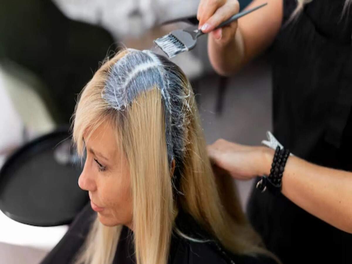 Hair Colour Tips- क्या हेयर कलर करने जा रहे हैं, तो इन बातों का रखा ध्यान