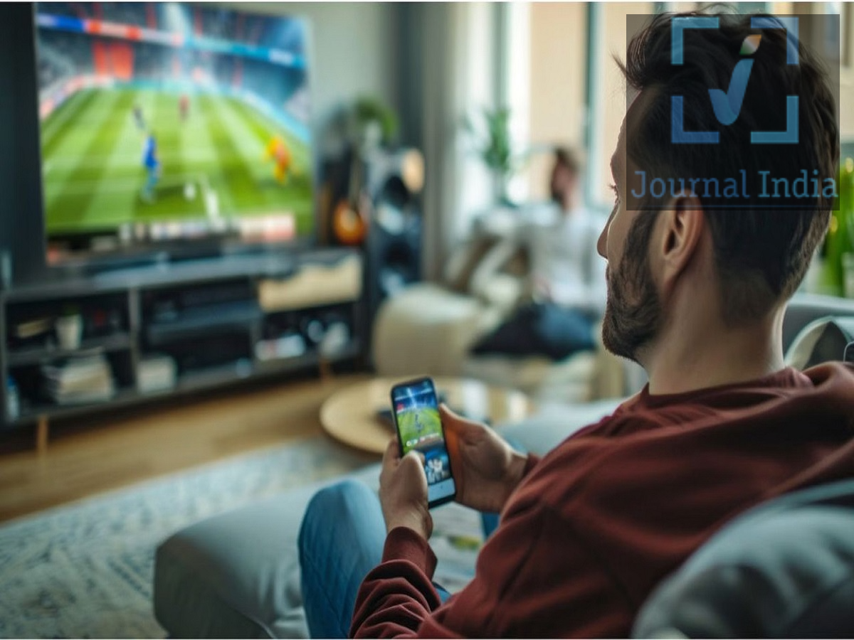 Smart TV Tips- क्या सादा TV को बनाना हैं स्मार्ट, तो इन डिवाइस का करें इस्तेमाल दोस्तो आज के आधुनिक युग में टीवी केवल सीरियल, मूविज देखने का जरिया नहीं रहा हैं, बल्कि OTT प्लेटफ़ॉर्म, 4K स्ट्रीमिंग, वॉइस कंट्रोल और ऐप-बेस्ड एंटरटेनमेंट ने लोगों के टीवी देखने का तरीका पूरी तरह बदल दिया है। लेकिन अगर आपके पास पुराना टीवी है जिसमें ये फ़ीचर्स नहीं हैं, तो उसे तुरंत बदलने की ज़रूरत नहीं है। कुछ चीजें इस्तेमाल कर आप इसे स्मार्ट बना सकते हैं-  1. Amazon Fire TV Stick 4K Amazon Fire TV Stick 4K उन यूज़र्स के लिए बनाया गया है जो 4K स्ट्रीमिंग और सुविधाजनक वॉइस कंट्रोल चाहते हैं। मुख्य फ़ीचर्स: 4K रिज़ॉल्यूशन को सपोर्ट करता है HDR10+ सपोर्ट Dolby Atmos ऑडियो Alexa वॉइस रिमोट लोकप्रिय OTT ऐप्स तक पहुँच स्ट्रीमिंग के लिए डुअल-बैंड Wi-Fi यह उन दर्शकों के लिए एक सुविधाजनक विकल्प हो सकता है जो मुख्य रूप से OTT एंटरटेनमेंट और वॉइस-कंट्रोल्ड नेविगेशन चाहते हैं। 2. Google TV Streamer Google TV Streamer कई स्ट्रीमिंग सेवाओं के कंटेंट को एक ही इंटरफ़ेस में एक साथ लाता है। खास बातें: 4K HDR स्ट्रीमिंग Google Assistant वॉइस कंट्रोल Android डिवाइस के साथ इंटीग्रेशन अलग-अलग स्ट्रीमिंग ऐप्स तक आसान पहुँच Google TV इंटरफ़ेस के ज़रिए कंटेंट खोजना यह उन लोगों के लिए खास तौर पर उपयोगी है जो पहले से ही Android और Google सेवाओं का इस्तेमाल करते हैं। 3. Apple TV 4K जो लोग कई Apple डिवाइस का इस्तेमाल करते हैं, उनके लिए Apple TV 4K, Apple इकोसिस्टम के साथ मज़बूत इंटीग्रेशन देता है मुख्य फ़ीचर्स: 4K स्ट्रीमिंग Dolby Vision Dolby Atmos A15 Bionic चिप Siri वॉइस कंट्रोल iPhone, iPad और AirPods के साथ आसान कनेक्टिविटी इसका पावरफ़ुल हार्डवेयर नेविगेशन और ऐप परफ़ॉर्मेंस को भी स्मूद बनाता है। 4. NVIDIA Shield TV Pro अगर स्ट्रीमिंग ही आपकी एकमात्र प्राथमिकता नहीं है और आप गेमिंग और एडवांस्ड पिक्चर-एनहांसमेंट फ़ीचर्स भी चाहते हैं, तो NVIDIA Shield TV Pro पर विचार किया जा सकता है। मुख्य फ़ीचर्स: 4K HDR स्ट्रीमिंग Dolby Vision Dolby Atmos AI-पावर्ड अपस्केलिंग गेमिंग-फ़ोकस्ड फ़ीचर्स पावरफ़ुल परफ़ॉर्मेंस इसका AI अपस्केलिंग फ़ीचर कम्पैटिबल डिस्प्ले पर कम रिज़ॉल्यूशन वाले कंटेंट की क्वालिटी को बेहतर बना सकता है।  5. Airtel Xstream Box Airtel Xstream Box पारंपरिक टेलीविज़न और OTT एंटरटेनमेंट को एक ही सेटअप में मिलाता है। आपको क्या मिलेगा: लाइव टीवी और OTT कंटेंट वॉयस-कंट्रोल्ड रिमोट Google Play Store का एक्सेस हजारों ऐप्स Android TV वाला अनुभव यह उन दर्शकों के लिए उपयोगी हो सकता है जो OTT प्लेटफॉर्म का इस्तेमाल करते हुए भी पारंपरिक DTH चैनलों को नहीं छोड़ना चाहते हैं।