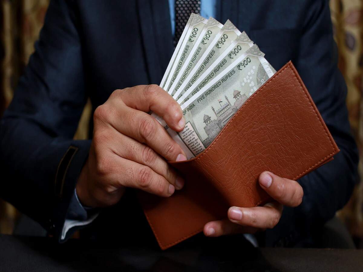 Salary Update- बेसिक सैलरी और ग्रॉस सैलरी में क्या हैं अंतर, आइए जानें