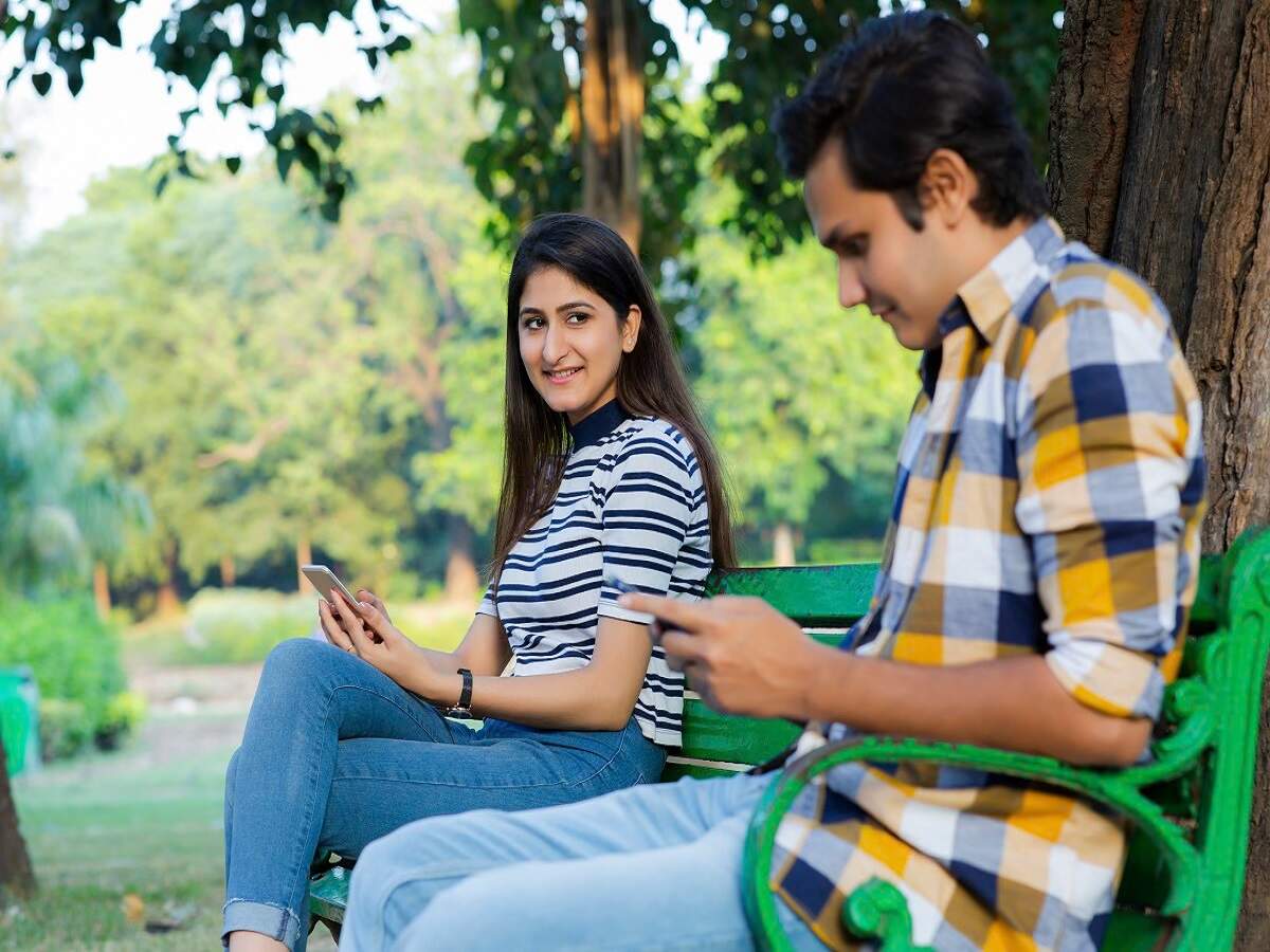 Relationship Tips- लड़की को इंम्प्रेस करना हैं, तो अपनाएं ये ट्रिक्स