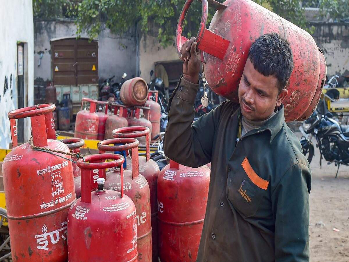LPG Cylinder Price – A blow to the common man: After commercial cylinders, have domestic cylinders also become costlier?