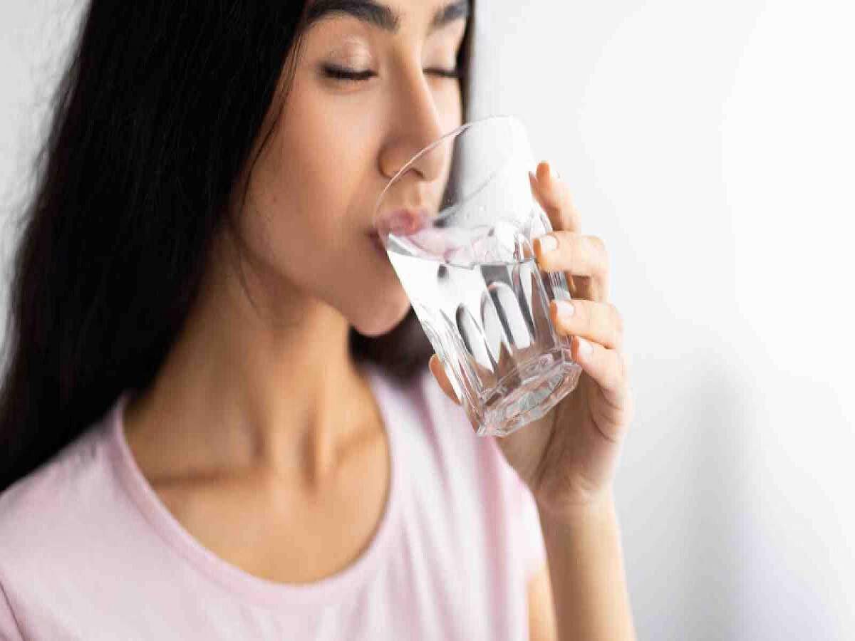Health Tips – Let’s find out how much water you should drink throughout the day for good health.