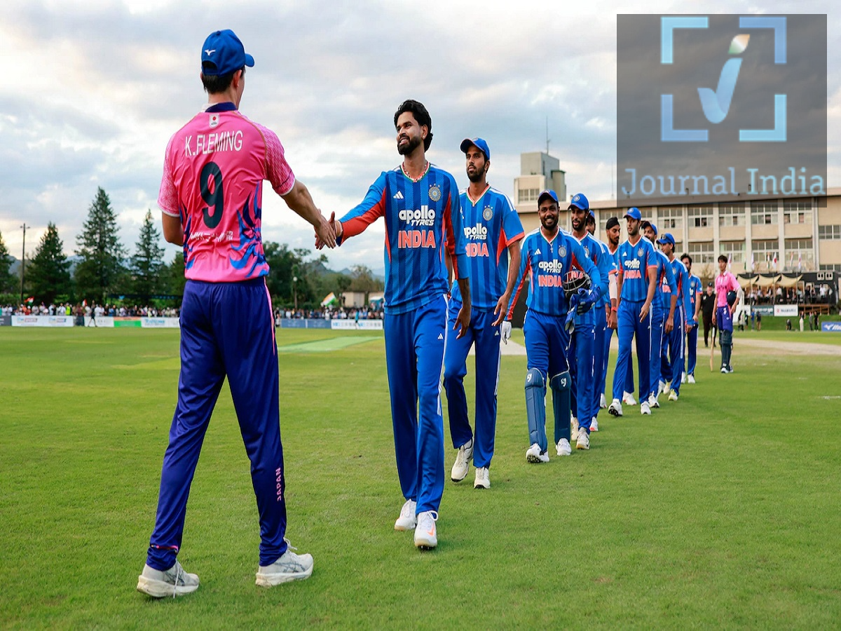 Sports News- 2026 में भारतीय क्रिकेट टीम ने फील्ड पर छोड़े इतने कैच, रिकॉर्ड कर देगा आपको शर्मिंदा दोस्तो क्रिकेट के मैदान पर बल्लेबाजी और गेंदबाजी ही महत्वपूर्ण नहीं होते हैं, बल्कि फिल्डिंग भी जरूरी हैं, क्योंकि रन बचाना आपके हाथ में होता है, ऐसे में बात करें कैच की तो यह किसी मैच का रुख बदल सकता हैं, 2026 में टी20 इंटरनेशनल क्रिकेट में टीम इंडिया की कैचिंग को लेकर सामने आए आंकड़े भारतीय प्रशंसकों की चिंता बढ़ा सकते हैं। इस साल भारतीय टीम ने कई अहम मौकों पर कैच छोड़े हैं। आंकड़ों के मुताबिक, 2026 में अब तक खेले गए 29 टी20 इंटरनेशनल मुकाबलों में टीम इंडिया ने कुल 51 कैच ड्रॉप किए हैं।  टीम इंडिया की कैचिंग एफिशिएंसी 74.3 प्रतिशत 2026 में भारत की कैचिंग एफिशिएंसी 74.3 प्रतिशत रही है। इसका मतलब है कि टीम को मिले सभी कैचिंग मौकों में से करीब तीन-चौथाई मौकों को ही भारतीय खिलाड़ियों ने सफलतापूर्वक भुनाया। टी20 क्रिकेट में बल्लेबाजों को एक अतिरिक्त जीवन देना कई बार बेहद महंगा साबित होता है। खासकर बड़े मुकाबलों में छोड़ा गया कैच मैच के नतीजे को प्रभावित कर सकता है। वेस्टइंडीज से भी पीछे भारत कैचिंग एफिशिएंसी के मामले में भारत की स्थिति और भी चिंताजनक नजर आती है। उपलब्ध आंकड़ों के अनुसार, वेस्टइंडीज की कैचिंग एफिशिएंसी 75.2 प्रतिशत है, जो भारत के 74.3 प्रतिशत से बेहतर है। यानी कैच पकड़ने के मामले में भारतीय टीम वेस्टइंडीज से भी पीछे है। मामूली अंतर होने के बावजूद यह आंकड़ा बताता है कि भारत को फील्डिंग के इस अहम हिस्से में सुधार की जरूरत है। फुल मेंबर टीमों में पाकिस्तान की स्थिति भारत से खराब अगर केवल आईसीसी की फुल मेंबर टीमों की तुलना की जाए, तो भारत से खराब कैचिंग एफिशिएंसी सिर्फ पाकिस्तान की है। इससे पता चलता है कि 2026 में कैचिंग के मामले में टीम इंडिया का प्रदर्शन अपेक्षित स्तर से नीचे रहा है। टी20 में कैच छोड़ना पड़ सकता है भारी टी20 क्रिकेट में मैच का अंतर कई बार कुछ ही रन या एक-दो विकेट का होता है। ऐसे में किसी प्रमुख बल्लेबाज का कैच छोड़ना विपक्षी टीम को बड़ा स्कोर बनाने का मौका दे सकता है। इसी तरह मुश्किल समय में विकेट का मौका गंवाना लक्ष्य का पीछा करते हुए भी टीम पर दबाव बढ़ा सकता है। भारत के पास दुनिया के कई बेहतरीन फील्डर मौजूद हैं, लेकिन लगातार कैच छोड़ने की समस्या को जल्द दूर करना जरूरी होगा। 2026 में 29 टी20 इंटरनेशनल मैचों में 51 कैच छोड़ने का आंकड़ा निश्चित तौर पर टीम के लिए सुधार का संकेत है। आने वाले मुकाबलों में अगर भारत अपनी कैचिंग एफिशिएंसी बेहतर करता है, तो कई करीबी मैचों में इसका सीधा फायदा टीम को मिल सकता है।