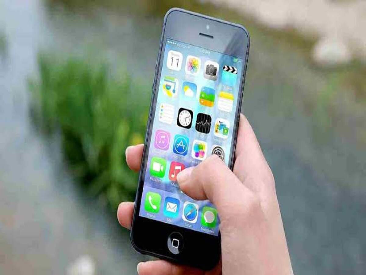 Smartphone Update: If you are selling your old phone, delete your data immediately.