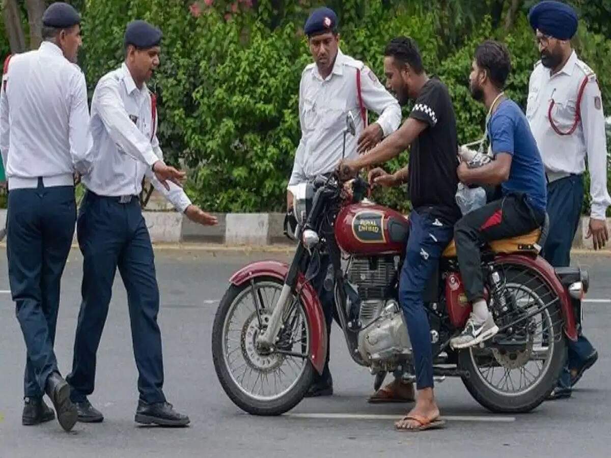 Traffic Rules- हेलमेट लगे होने पर भी कटेगा चालान, जानिए इसकी वजह