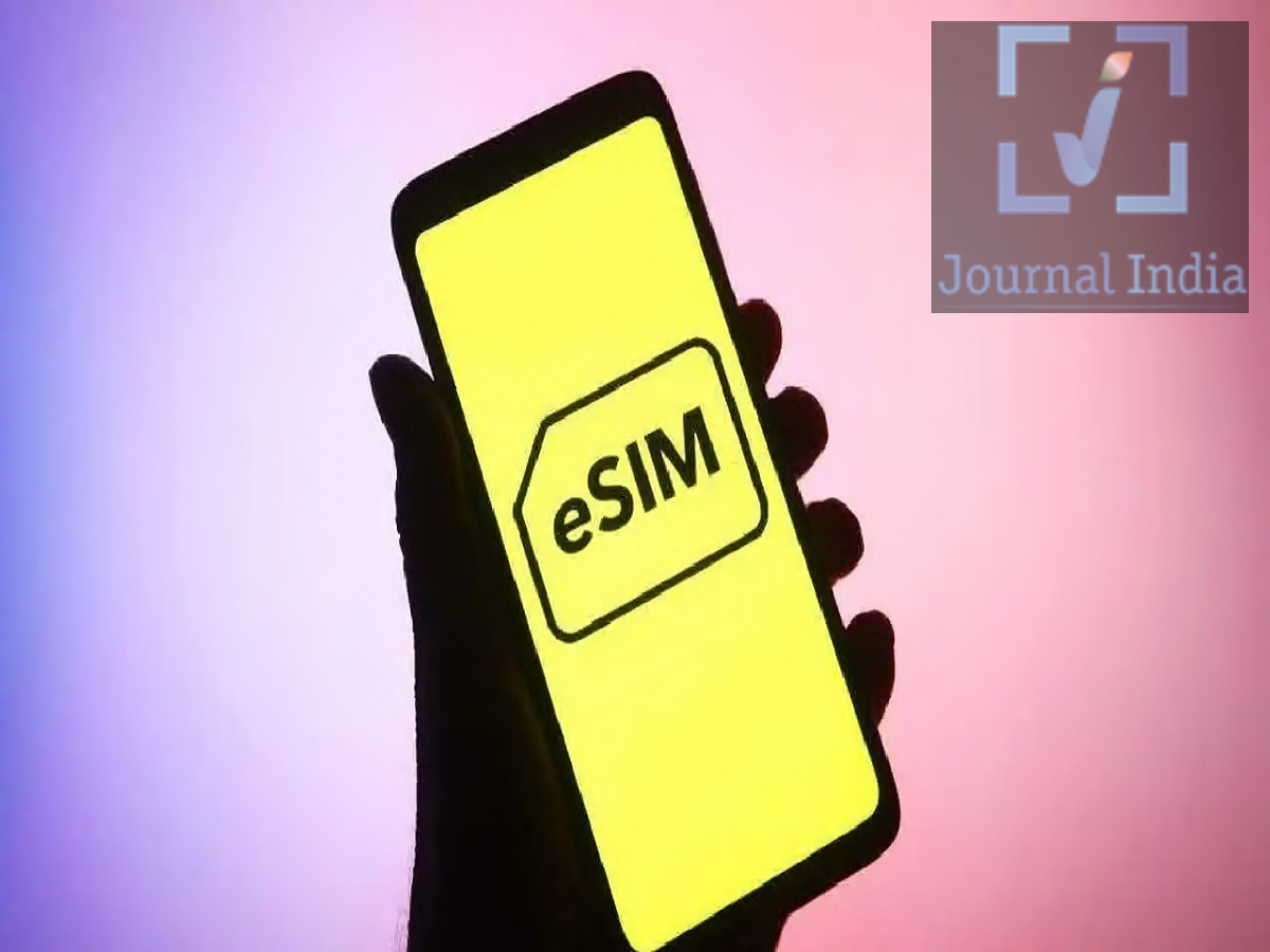 E-Sim Transfer- नया फोन खरीदा हैं, तो ऐसे करें eSIM को ट्रांसफर, जानिए स्टेफ बॉय स्टेप डिटेल्स दोस्तो नया फोन खरीदना आपके लिए खुशी कि बात हो सकती हैं, लेकिन उन लोगों के लिए नहीं जो फिजिकल सिम कार्ड की जगह eSIM का इस्तेमाल करते हैं, तो अपना मोबाइल नंबर ट्रांसफर करने के लिए कुछ अतिरिक्त कदम उठाने पड़ सकते हैं। Apple, Samsung और Google Pixel जैसे लोकप्रिय स्मार्टफोन ब्रांड eSIM को सपोर्ट करने वाले डिवाइस पेश करते हैं।  अगर आप Jio या Airtel के यूजर हैं और अपना स्मार्टफोन अपग्रेड करने की सोच रहे हैं, तो अपना मौजूदा eSIM ट्रांसफर करने से पहले आपको कुछ बातें जान लेनी चाहिए। eSIM क्या है और यह क्यों उपयोगी है? eSIM, पारंपरिक सिम कार्ड का ही एक डिजिटल रूप है। यह आपके मोबाइल नेटवर्क प्रोफाइल को इलेक्ट्रॉनिक तरीके से स्टोर करता है, जिससे आप बिना कोई फिजिकल कार्ड डाले अपना नंबर एक्टिवेट कर सकते हैं। eSIM के मुख्य फायदे इस प्रकार हैं: - किसी फिजिकल सिम कार्ड की जरूरत नहीं: आपका मोबाइल कनेक्शन एक डिजिटल सिम प्रोफाइल के जरिए काम करता है। - ज्यादा सुविधा: आप बिना किसी फिजिकल सिम कार्ड को संभाले, eSIM को सपोर्ट करने वाले मोबाइल कनेक्शन को एक्टिवेट कर सकते हैं। - बेहतर सुरक्षा: अगर फोन चोरी हो जाता है, तो कोई चोर उसमें लगे eSIM को आसानी से निकाल नहीं सकता। - डिवाइस अपग्रेड करना आसान: सपोर्ट करने वाले फोन और नेटवर्क की मदद से आप अपने eSIM को किसी नए डिवाइस में ट्रांसफर कर सकते हैं। eSIM इस बात की गारंटी नहीं देता कि चोरी हुए फोन को ट्रैक किया जा सकेगा। ट्रैकिंग कई चीजों पर निर्भर करती है, जैसे कि लोकेशन सेटिंग, इंटरनेट कनेक्टिविटी और डिवाइस के सुरक्षा फीचर्स। Jio और Airtel यूजर्स के लिए eSIM कैसे ट्रांसफर करें Reliance Jio और Airtel, दोनों ही eSIM को सपोर्ट करने वाले डिवाइस पर eSIM सर्विस देते हैं। हालाँकि, इन्हें एक्टिवेट और ट्रांसफर करने का तरीका अलग-अलग हो सकता है। 1. Airtel eSIM ट्रांसफर करने की प्रक्रिया Airtel यूजर्स को अपना नंबर नए स्मार्टफोन पर ले जाने के लिए ऑपरेटर के मौजूदा आधिकारिक निर्देशों का पालन करना चाहिए। - जांच लें कि आपका नया फोन eSIM को सपोर्ट करता है या नहीं। - वेरिफिकेशन के लिए अपना मौजूदा फोन अपने पास रखें। - Airtel Thanks ऐप खोलें या Airtel द्वारा बताए गए आधिकारिक चैनल का इस्तेमाल करें। - eSIM एक्टिवेशन या ट्रांसफर के लिए दिए गए निर्देशों का पालन करें। - अगर मांगा जाए, तो डिवाइस की जरूरी जानकारी (जैसे EID) दें। - Airtel द्वारा बताए गए वेरिफिकेशन और एक्टिवेशन के चरणों को पूरा करें। सटीक प्रक्रिया आपके डिवाइस और आपके कनेक्शन द्वारा समर्थित सेवाओं के आधार पर अलग-अलग हो सकती है। 2. जियो (Jio) eSIM ट्रांसफर प्रक्रिया नए फोन पर अपना नंबर एक्टिवेट करने से पहले, जियो उपयोगकर्ताओं को अपने ऑपरेटर के अनुसार एक्टिवेशन या ट्रांसफर प्रक्रिया पूरी करनी पड़ सकती है। - सुनिश्चित करें कि आपका नया स्मार्टफोन जियो eSIM को सपोर्ट करता है। - जियो के नवीनतम आधिकारिक eSIM निर्देशों को देखें। - वेरिफिकेशन के लिए अपना मौजूदा डिवाइस और रजिस्टर्ड मोबाइल नंबर अपने पास रखें। - मांगी गई जानकारी दें, जिसमें आपके नए फोन का EID और IMEI शामिल हो सकता है। - बताए गए SMS, वेरिफिकेशन और एक्टिवेशन चरणों का पालन करें (जहाँ लागू हो)। - अपने नए डिवाइस पर नेटवर्क एक्टिवेट होने का इंतज़ार करें। महत्वपूर्ण: जियो के मौजूदा निर्देशों को देखे बिना पुराने SMS फॉर्मेट या एक्टिवेशन गाइड पर भरोसा न करें, क्योंकि प्रक्रियाएं बदल सकती हैं। एक iPhone से दूसरे iPhone में eSIM कैसे ट्रांसफर करें Apple समर्थित iPhone मॉडल और मोबाइल नेटवर्क पर 'eSIM क्विक ट्रांसफर' (eSIM Quick Transfer) की सुविधा देता है। यदि आपके डिवाइस और कैरियर (टेलीकॉम ऑपरेटर) इसे सपोर्ट करते हैं, तो आप सीधे अपना मोबाइल नंबर ट्रांसफर कर सकते हैं।  इन चरणों का पालन करें: 1. दोनों iPhone को एक-दूसरे के पास रखें और ब्लूटूथ (Bluetooth) चालू करें। 2. अपने नए iPhone को Wi-Fi से कनेक्ट करें। 3. नए iPhone पर 'सेटिंग्स' (Settings) खोलें। 4. 'मोबाइल सर्विस' (Mobile Service) या 'सेल्युलर' (Cellular) चुनें। 5. 'ऐड eSIM' (Add eSIM) पर टैप करें। 6. यदि विकल्प उपलब्ध हो, तो 'ट्रांसफर फ्रॉम नियरबाय iPhone' (Transfer From Nearby iPhone) चुनें। 7. दोनों डिवाइस पर दिख रहे निर्देशों का पालन करें। 8. ट्रांसफर पूरा करें और जांच लें कि कॉल, मैसेज और मोबाइल डेटा काम कर रहे हैं या नहीं। यदि डायरेक्ट ट्रांसफर का विकल्प उपलब्ध नहीं है, तो सही एक्टिवेशन निर्देश पाने के लिए अपने टेलीकॉम ऑपरेटर से संपर्क करें। Android फोन में eSIM कैसे ट्रांसफर करें कुछ नए Android स्मार्टफोन शुरुआती सेटअप के दौरान या SIM मैनेजमेंट सेटिंग्स के ज़रिए eSIM ट्रांसफर को सपोर्ट करते हैं। इसकी सामान्य प्रक्रिया इस प्रकार है: 1. अपने नए फोन को एक भरोसेमंद Wi-Fi नेटवर्क से कनेक्ट करें। 2. फोन की SIM या मोबाइल नेटवर्क सेटिंग्स खोलें। 3. eSIM ट्रांसफर करने या मोबाइल प्लान जोड़ने का विकल्प खोजें। 4. यदि डायरेक्ट ट्रांसफर की सुविधा उपलब्ध है, तो स्क्रीन पर दिए गए निर्देशों का पालन करें। 5. अगर यह विकल्प उपलब्ध नहीं है, तो अपने टेलीकॉम ऑपरेटर से एक नई eSIM प्रोफ़ाइल के लिए अनुरोध करें। 6. अगर ऐसा करने के लिए कहा गया है, तो ऑपरेटर द्वारा दिए गए QR कोड को स्कैन करें। 7. जांच लें कि आपका मोबाइल नेटवर्क, कॉल और डेटा ठीक से काम कर रहे हैं या नहीं। उपलब्ध विकल्प अलग-अलग निर्माताओं, Android वर्ज़न और टेलीकॉम ऑपरेटरों के हिसाब से अलग-अलग हो सकते हैं।