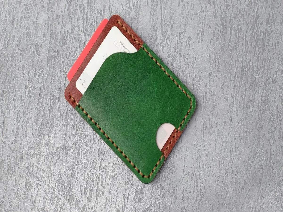 Vastu Tips – Which color wallet is auspicious for you? Let’s find out.