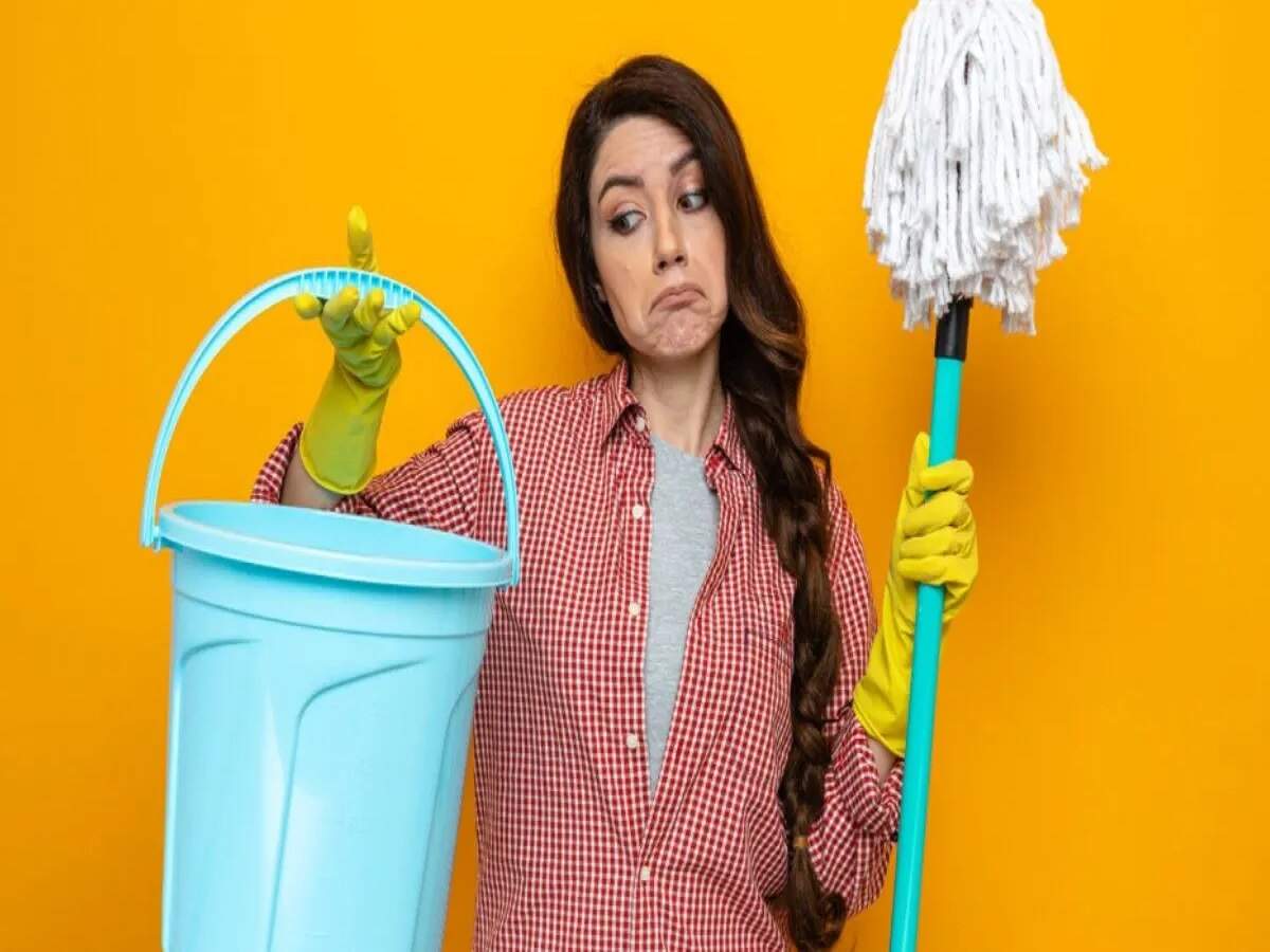 Vastu Tips – Find out the best time to mop your home according to Vastu.