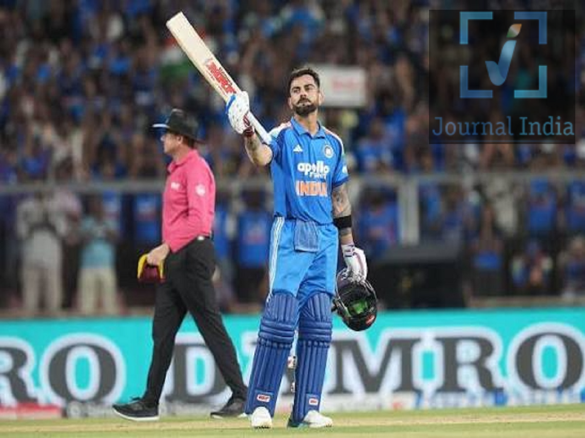 Sports News- टी-20 और वनडे में किन बल्लेबाजों ने बनाए हैं सबसे ज्यादा रन, आइए जानें दोस्तो क्रिकेट में खिलाड़ियों के लिए निरंतरता बनाए रखना बहुत ही मुश्किल होता हैं, इसके बावजूद कुछ दिग्गज बल्लेबाजों ने वनडे और टी20 इंटरनेशनल दोनों फॉर्मेट में शानदार प्रदर्शन करते हुए अपने नाम बड़े रिकॉर्ड दर्ज किए हैं। ODI और T20I में बेटिंग से दुनिया को अपना मुरिद किया हैं, आइए जानते हैं वनडे और टी-20 में सबसे ज्यादा रन किस बल्लेबाज ने बनाए हैं-  1. विराट कोहली सबसे आगे विराट कोहली ने वनडे और टी20 इंटरनेशनल को मिलाकर कुल 19,129 रन बनाए हैं। ODI रन: 15000 से उपर रन हैं  T20I रन: 4,188  कुल रन: 19,129  रैंक: पहला स्थान  लंबे समय तक दोनों फॉर्मेट में भारतीय टीम का हिस्सा रहने और लगातार शानदार बल्लेबाजी करने के कारण कोहली इस खास सूची में शीर्ष स्थान पर हैं। 2. सचिन तेंदुलकर दूसरे स्थान पर भारत के महान बल्लेबाज सचिन तेंदुलकर इस सूची में दूसरे स्थान पर हैं। उन्होंने अपने करियर में वनडे क्रिकेट में 18,426 रन बनाए, जबकि टी20 इंटरनेशनल में उनके नाम 10 रन हैं। ODI रन: 18,426  T20I रन: 10  कुल रन: 18,436  रैंक: दूसरा स्थान  सचिन का वनडे रिकॉर्ड लंबे समय तक दुनिया के बल्लेबाजों के लिए एक बड़ा मानक रहा। 3. रोहित शर्मा भी टॉप-3 में शामिल भारतीय कप्तान और विस्फोटक बल्लेबाज रोहित शर्मा इस सूची में तीसरे स्थान पर हैं। रोहित ने ODI में 11,895 रन और T20I में 4,231 रन बनाए हैं। ODI रन: 11,929 T20I रन: 4,231  कुल रन: 16,126  रैंक: तीसरा स्थान  दोनों फॉर्मेट में रोहित की आक्रामक बल्लेबाजी ने उन्हें दुनिया के प्रमुख सीमित ओवर बल्लेबाजों में शामिल किया है। 4. कुमार संगकारा चौथे नंबर पर श्रीलंका के दिग्गज बल्लेबाज कुमार संगकारा इस सूची में चौथे स्थान पर हैं। उन्होंने ODI क्रिकेट में 14,234 रन और T20I में 1,382 रन बनाए। ODI रन: 14,234  T20I रन: 1,382  कुल रन: 15,616  रैंक: चौथा स्थान  संगकारा ने श्रीलंकाई क्रिकेट के लिए लंबे समय तक शानदार बल्लेबाजी की और दोनों सीमित ओवर फॉर्मेट में अपनी खास पहचान बनाई।