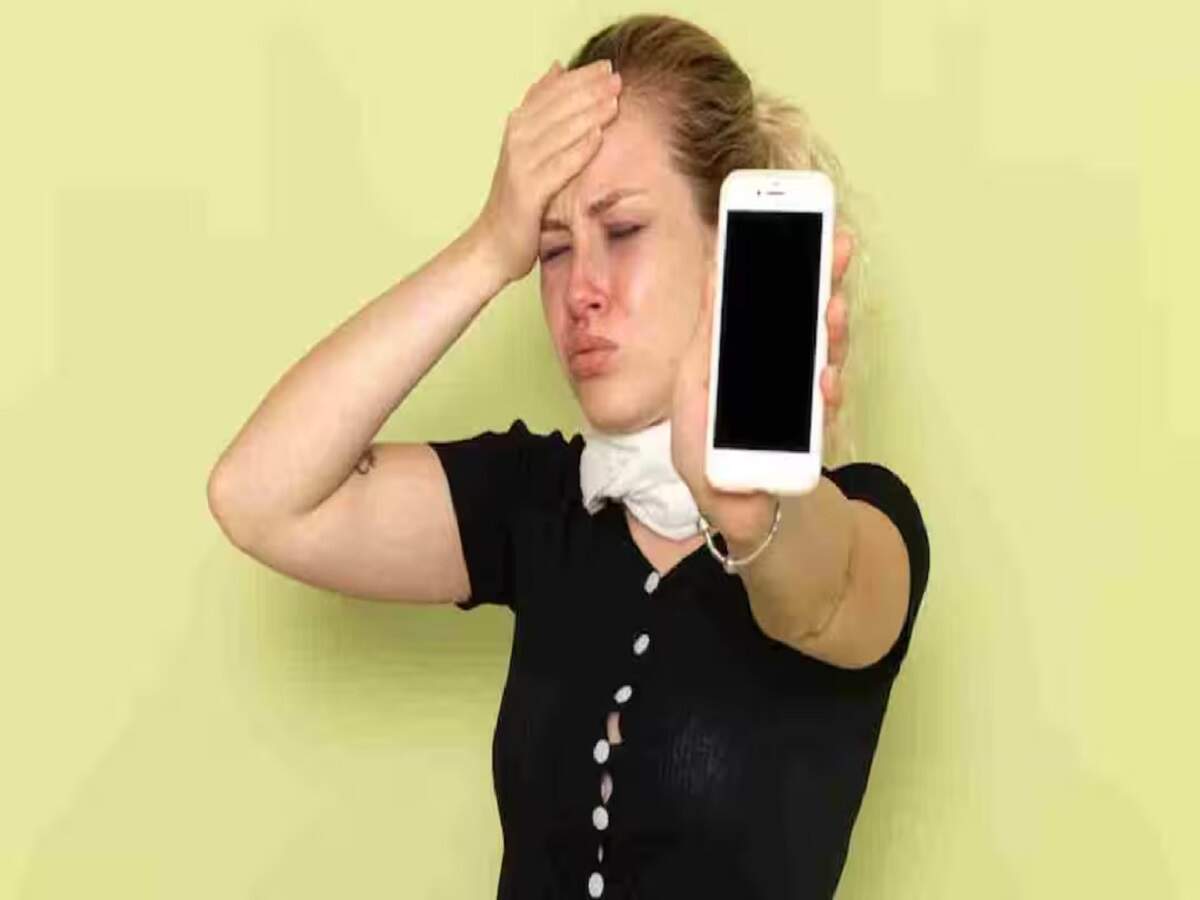 Smartphone Tips: क्या बार बार फोन हो रहा हैं हैंग, तो आज ही करें ये सेटिंग्स