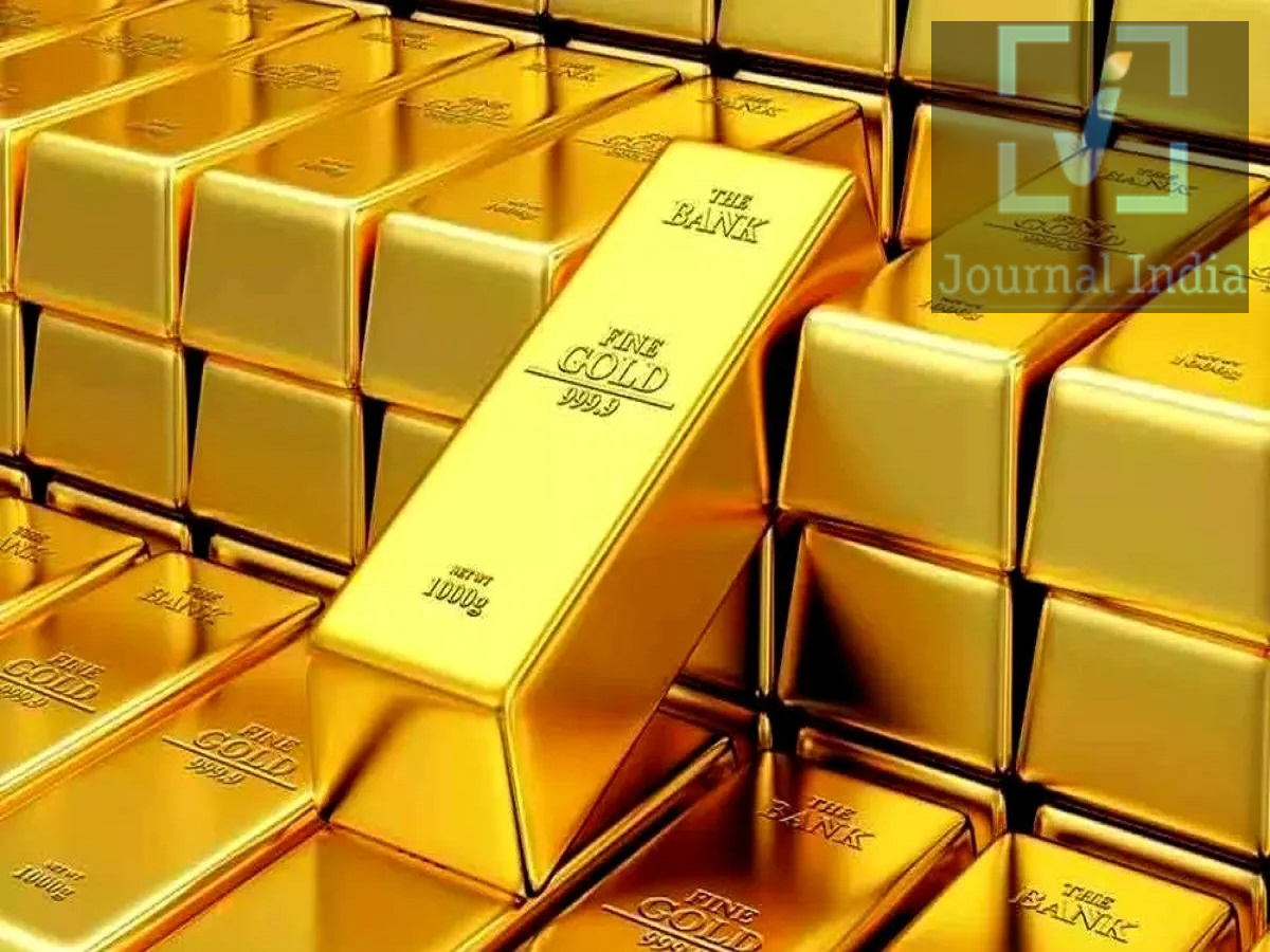 Gold Price &ndash; क्या हैं भारत में आज सोने के भाव, आइए जानें दोस्तो प्राचीन काल से ही सोना खरीदना और उसे अपने पास रखना लोकप्रिय विकल्पों में से एक बना हुआ है, चाहे लोग इसे आभूषण, सिक्कों या बार (ईंटों) के रूप में खरीदें। यदि आप सोना खरीदने या इस कीमती धातु में निवेश करने की योजना बना रहे हैं, तो सोने के ताजा भावों की जांच करना बहुत जरूरी है।  उपलब्ध आंकड़ों के अनुसार, आज 17 अक्टूबर 2026 को भारत में 24 कैरेट सोने की कीमत ₹1,48,511 प्रति 10 ग्राम है। वहीं, 22 कैरेट सोने की कीमत ₹1,36,818 प्रति 10 ग्राम है, जबकि 18 कैरेट सोने की कीमत ₹1,11,943 प्रति 10 ग्राम है। स्थानीय करों, परिवहन लागत और बाजार के अन्य कारकों के कारण अलग-अलग शहरों में सोने की कीमतें अलग-अलग हो सकती हैं। खरीदारों को यह भी ध्यान रखना चाहिए कि आभूषण बनाने का शुल्क (मेकिंग चार्ज) और लागू GST जुड़ने से अंतिम खरीद मूल्य बढ़ सकता है। भारत में आज सोने का भाव उपलब्ध आंकड़ों के आधार पर, प्रति 10 ग्राम सोने के ताजा भाव इस प्रकार हैं: - 24 कैरेट सोना: ₹1,48,511 - 22 कैरेट सोना: ₹1,36,818 - 18 कैरेट सोना: ₹1,11,943 शुद्ध सोने को आमतौर पर 24 कैरेट माना जाता है, जबकि आभूषण बनाने के लिए अक्सर 22 कैरेट सोने का उपयोग किया जाता है। 18 कैरेट सोने में अन्य धातुओं की मात्रा अधिक होती है और इसका उपयोग भी आभूषण बनाने में किया जाता है। आज शहरों के अनुसार सोने की कीमतें शहरों के अनुसार उपलब्ध आंकड़ों के मुताबिक, भारत के प्रमुख शहरों में सोने की कीमतें इस प्रकार हैं: - नई दिल्ली: शुद्ध सोना ₹1,49,108; 24 कैरेट सोना ₹1,48,511। - चेन्नई: शुद्ध सोना ₹1,42,317; 24 कैरेट सोना ₹1,41,747। - कोलकाता: शुद्ध सोना ₹1,46,796; 24-कैरेट सोना ₹1,46,208। - मुंबई: शुद्ध सोना ₹1,48,675; 24-कैरेट सोना ₹1,48,079। - बेंगलुरु: शुद्ध सोना ₹1,42,028; 24-कैरेट सोना ₹1,41,460। - हैदराबाद: शुद्ध सोना ₹1,42,606; 24-कैरेट सोना ₹1,42,035। - पटना: शुद्ध सोना ₹1,42,606; 24-कैरेट सोना ₹1,42,035। - जयपुर: शुद्ध सोना ₹1,42,606; 24-कैरेट सोना ₹1,42,035। - लखनऊ: शुद्ध सोना ₹1,42,606; 24-कैरेट सोना ₹1,42,035। - चंडीगढ़: शुद्ध सोना ₹1,42,606; 24-कैरेट सोना ₹1,42,035। स्रोत: IBJA (उपलब्ध कराए गए आंकड़ों के अनुसार)। 16 अक्टूबर, 2026 को अपडेट किया गया। हाल के दिनों में सोने की कीमतों में उतार-चढ़ाव दिए गए पिछले आंकड़ों से पता चलता है कि पिछले एक हफ्ते में सोने की कीमतों में उतार-चढ़ाव आया है। - 17 अक्टूबर: 22-कैरेट सोना ₹1,36,818; 24-कैरेट सोना ₹1,48,511। - 16 अक्टूबर: 22-कैरेट सोना ₹1,36,818; 24-कैरेट सोना ₹1,48,511। - 15 अक्टूबर: 22-कैरेट सोना ₹1,34,498; 24-कैरेट सोना ₹1,45,992। - 14 अक्टूबर: 22-कैरेट सोना ₹1,36,796; 24-कैरेट सोना ₹1,48,486। - 13 अक्टूबर: 22-कैरेट सोना ₹1,37,643; 24-कैरेट सोना ₹1,49,407। - 12 अक्टूबर: 22-कैरेट सोना ₹1,40,201; 24-कैरेट सोना ₹1,52,183। - 11 अक्टूबर: 22-कैरेट सोना ₹1,40,201; 24-कैरेट सोना ₹1,52,183। इन आंकड़ों से पता चलता है कि कीमतें 12 अक्टूबर के स्तर से नीचे आई हैं। हालांकि, खरीदारी करने से पहले खरीदारों को किसी भरोसेमंद बुलियन एसोसिएशन या स्थानीय जौहरी से नवीनतम दरों की जांच कर लेनी चाहिए। सोने की कीमतें हर दिन क्यों बदलती हैं? - अंतरराष्ट्रीय सोने की कीमतें: वैश्विक बुलियन बाजारों में होने वाले बदलावों का सीधा असर घरेलू दरों पर पड़ता है। - रुपया-डॉलर विनिमय दर: रुपये के कमजोर होने से आयातित सोना महंगा हो सकता है। - त्योहारों की मांग: दिवाली और धनतेरस के आसपास खरीदारी अक्सर बढ़ जाती है, जिसका असर स्थानीय बाजार की कीमतों पर पड़ सकता है। - वैश्विक आर्थिक स्थितियां: महंगाई, ब्याज दरें और भू-राजनीतिक अनिश्चितताएं सोने की मांग पर असर डाल सकती हैं। - स्थानीय कर और लागत: परिवहन, राज्य-स्तरीय शुल्क और बाजार के अन्य खर्चों के कारण कीमतों में अंतर आ सकता है।