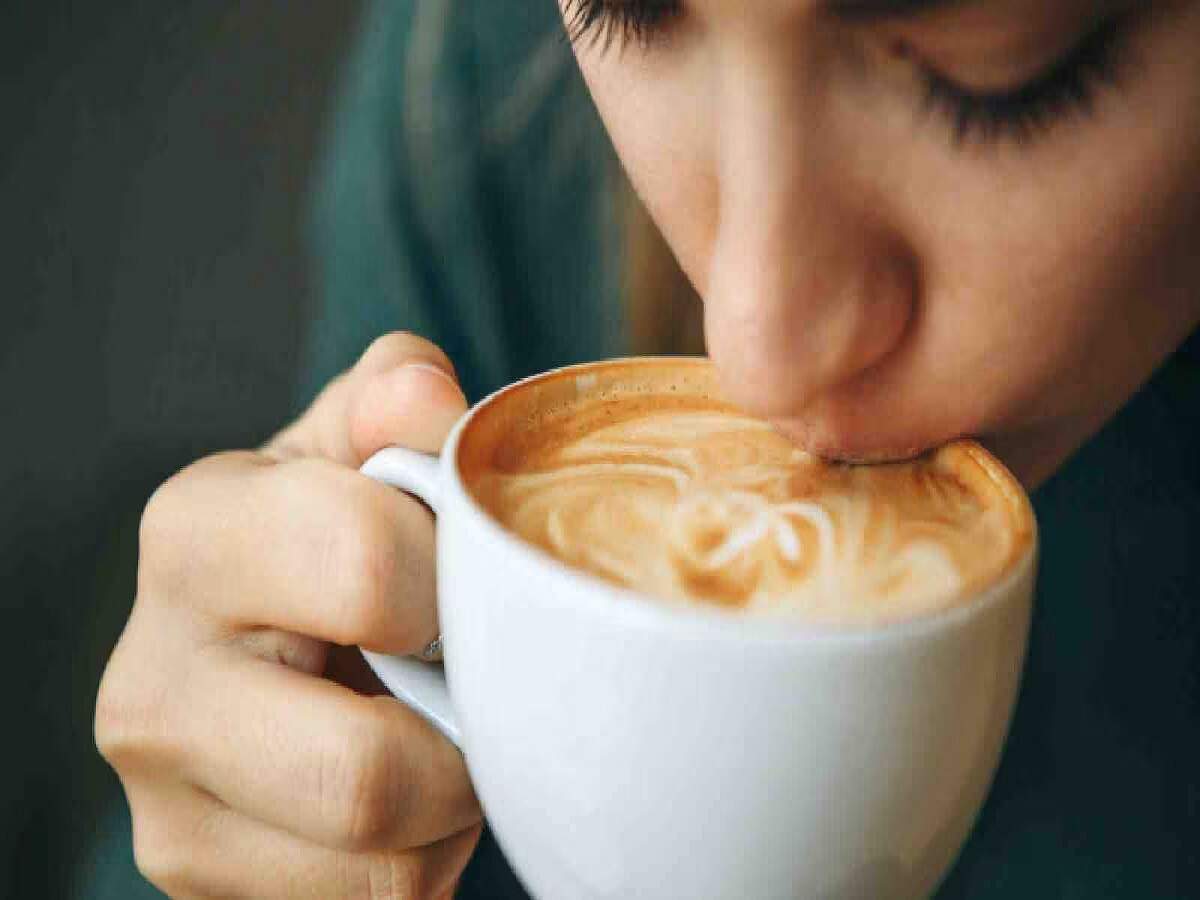 Health Tips: You should never drink coffee or tea on an empty stomach; find out about the harmful effects.