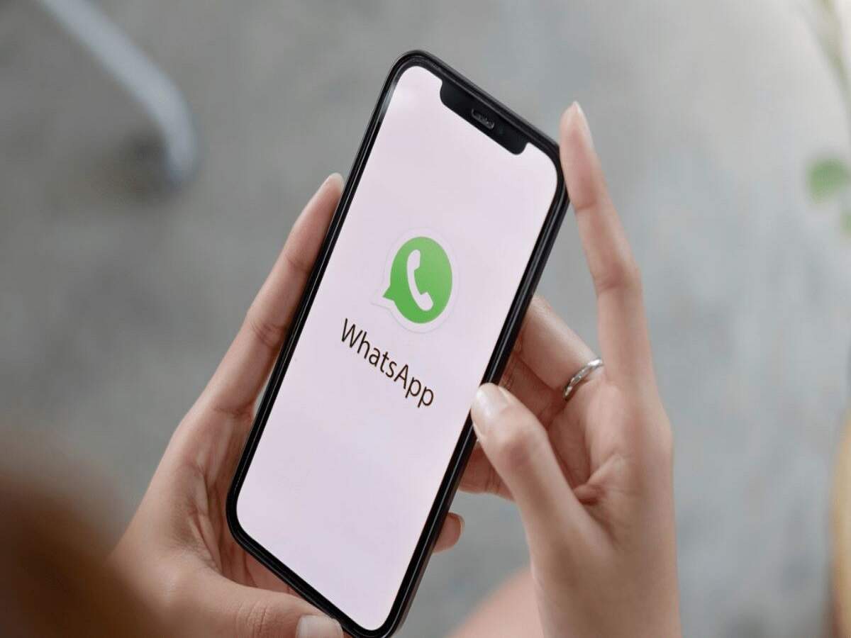 WhatsApp Update – Good news for Android users: WhatsApp's look is set to change with new iPhone-style navigation.