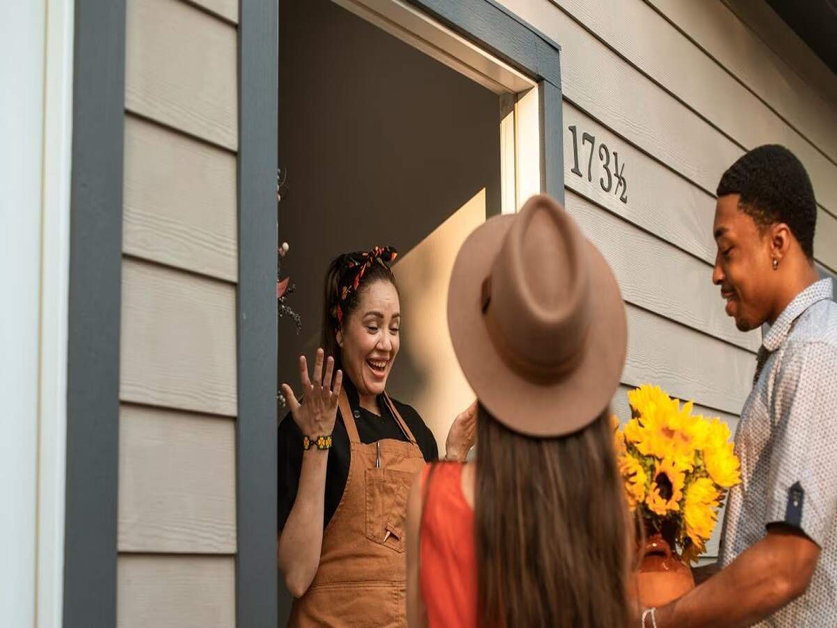 Relationship Tips: Avoid treating guests visiting your home this way; it could cause a rift in the relationship.