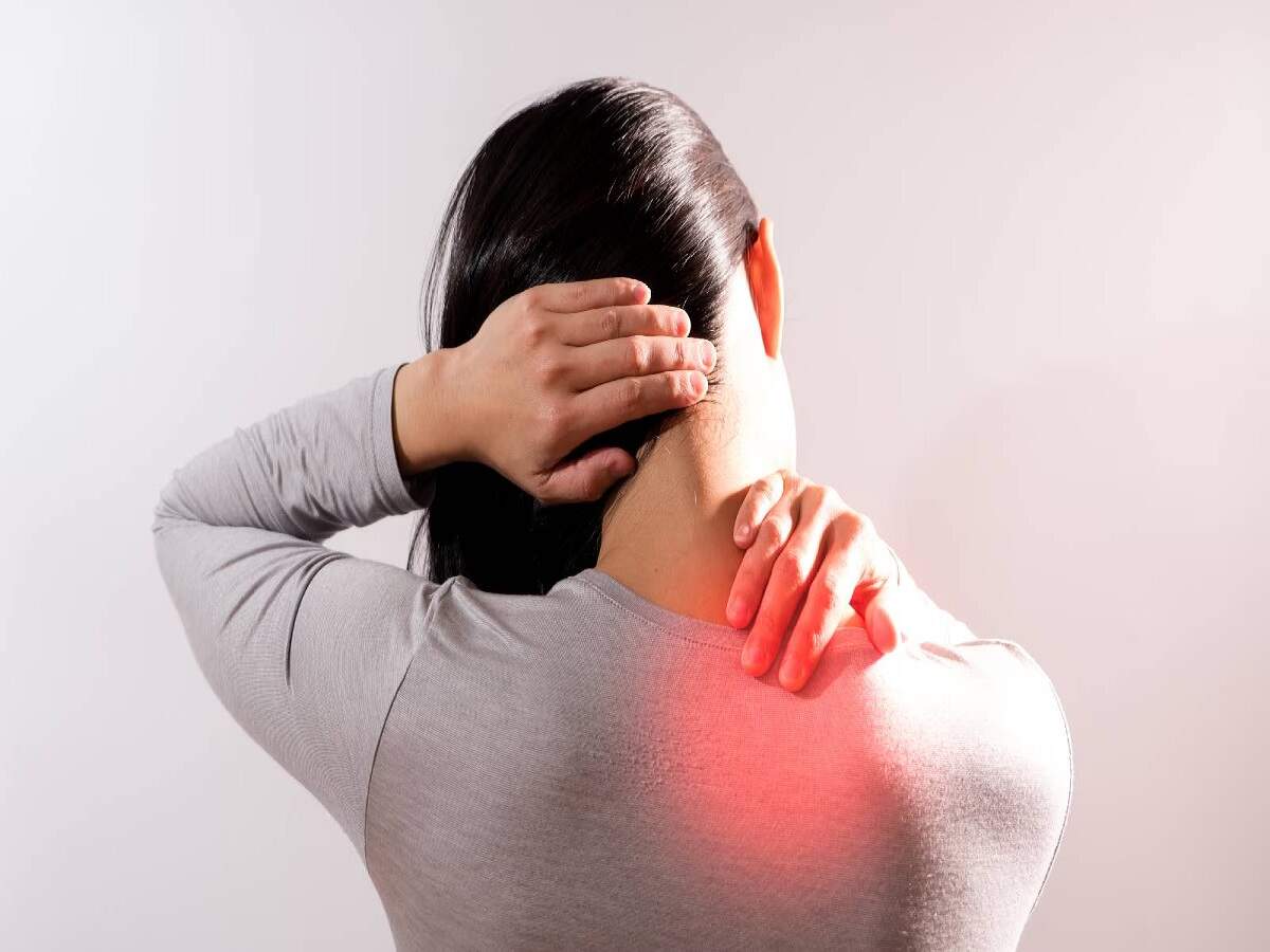 Health Tips: Do you have a habit of cracking your neck? Find out how dangerous it is for your health.