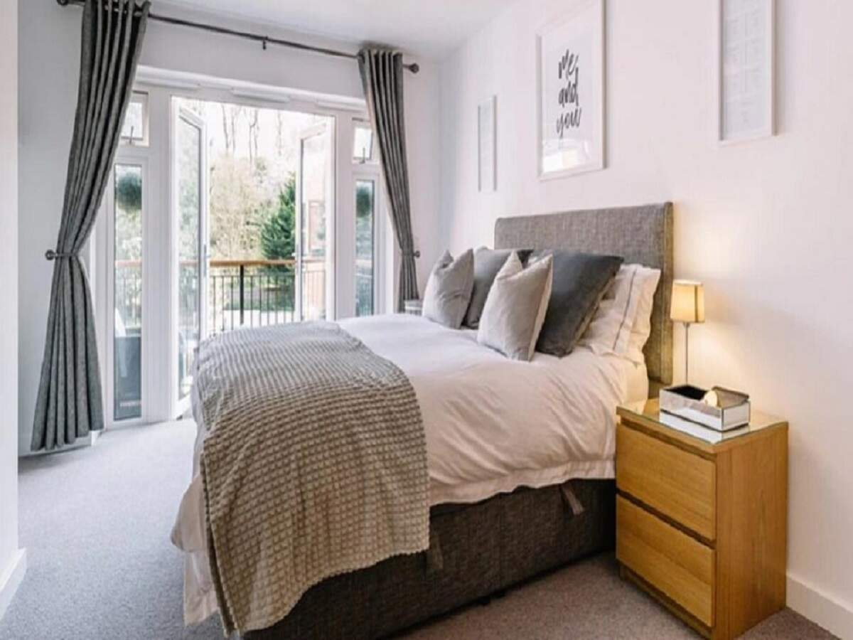 Vastu Tips – Never keep these things in the bedroom; let’s find out more about them.
