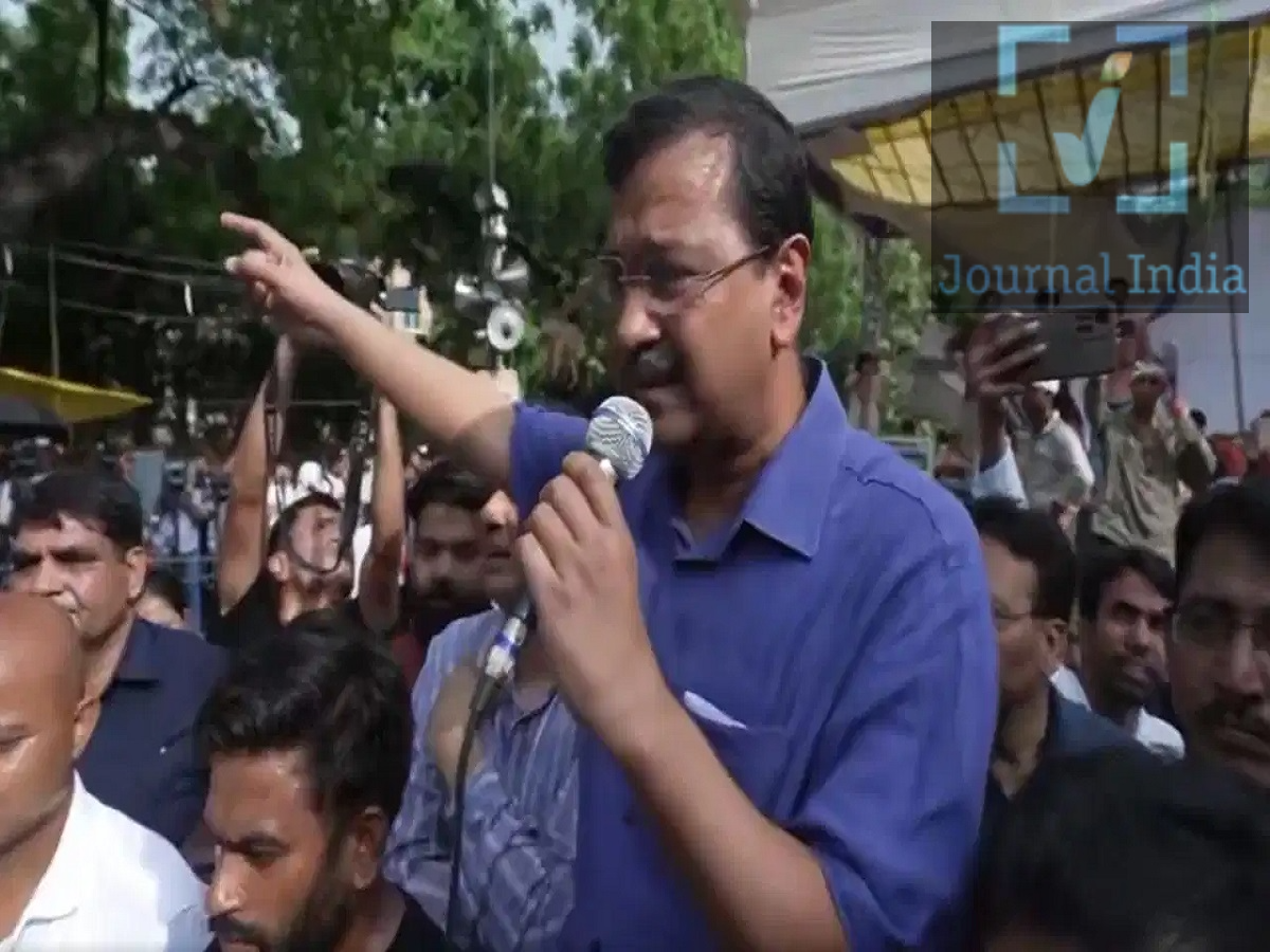 Politics News- Arvind Kejriwal assured legal help to the protesting children, went to every station and appealed for help.