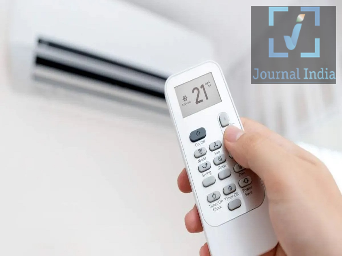 AC Tips- AC को पैक करने से पहले कर ले ये काम, नहीं होगा कोई नुकसान दोस्तो अक्टूबर के अंत तक आते आते अब सुबह और शाम सर्दी महसूस होने लग गई है, तापमान में गिरावट के कारण लोग अब अगले चार से पांच महीनों तक एयर कंडीशनर (AC) का इस्तेमाल बंद करने की तैयारी कर रहे हैं। सर्दियों में AC को लंबे समय तक बंद रखने से पहले कुछ जरूरी सावधानियां बरतना बेहद आवश्यक है। अगर AC को बिना साफ किए बंद कर दिया जाए या सही तरीके से ढक दिया जाए, तो इसके अंदर धूल, नमी और गंदगी जमा हो सकती है। आइए जानते हैं AC को पैक करते समम किन बातों का रखे ख्याल 1. AC का फिल्टर साफ करें और नमी हटाएं लंबे समय तक AC बंद रखने से पहले उसके एयर फिल्टर की सफाई करना जरूरी है। AC का फ्रंट पैनल खोलकर एयर फिल्टर सावधानी से निकालें। दोबारा इस्तेमाल होने वाले फिल्टर को कंपनी के निर्देशों के अनुसार साफ करें और पूरी तरह सूखने के बाद ही लगाएं। AC में फैन-ओनली मोड उपलब्ध होने पर मैनुअल के निर्देशों के अनुसार इसका इस्तेमाल करके अंदरूनी हिस्सों को सुखाएं। ड्रेन पाइप की जांच करें, ताकि पानी जमा होने या रुकावट की समस्या न हो। ध्यान रखें: AC को गीली अवस्था में न ढकें। अंदर फंसी नमी से फफूंदी और दुर्गंध पैदा हो सकती है। 2. आउटडोर यूनिट की सफाई करें AC की आउटडोर यूनिट धूल, पत्तियों, बारिश और अन्य गंदगी के संपर्क में रहती है। इसकी सफाई नहीं करने से एयरफ्लो और मशीन की कार्यक्षमता प्रभावित हो सकती है। मुलायम ब्रश या सूखे कपड़े से ऊपर जमी धूल और पत्तियां हटाएं। यूनिट के आसपास कचरा जमा न होने दें। बिजली के हिस्सों पर सीधे पानी न डालें और नाजुक फिन्स को तेज पानी से साफ न करें। गहरी सफाई या तकनीकी जांच के लिए योग्य टेक्नीशियन की मदद लें। 3. AC को ढकने के लिए सही कवर चुनें AC को धूल और बाहरी गंदगी से बचाने के लिए कवर का इस्तेमाल किया जा सकता है, लेकिन गलत कवर नुकसान पहुंचा सकता है। कवर लगाने से पहले सुनिश्चित करें कि AC पूरी तरह सूखा है। एयरटाइट प्लास्टिक से पूरी यूनिट को लपेटने के बजाय उपयुक्त और हवा आने-जाने देने वाला कवर चुनें। आउटडोर यूनिट को ढकने से पहले कंपनी के निर्देश जरूर पढ़ें, क्योंकि उसे पर्याप्त वेंटिलेशन की जरूरत होती है। दीवार में पाइप के आसपास मौजूद खाली जगहों को सुरक्षित तरीके से सील करें, ताकि चूहे अंदर आकर तारों को नुकसान न पहुंचाएं। 4. बिजली की सप्लाई बंद करें और रिमोट की बैटरी निकालें सिर्फ रिमोट से AC बंद करने पर उसकी बिजली की सप्लाई पूरी तरह बंद नहीं होती। लंबे समय तक इस्तेमाल न करने पर ये सावधानियां अपनाएं। AC बंद करने के बाद, सुरक्षित होने पर उससे जुड़ा MCB या आइसोलेटर बंद कर दें। प्लग वाला AC है, तो सुरक्षित तरीके से प्लग निकाल दें। रिमोट से बैटरियां निकालकर अलग रख दें, ताकि बैटरी लीक होने से रिमोट खराब न हो। रिमोट को सूखी और साफ जगह पर रखें। तारों या बिजली के कनेक्शन में खराबी दिखने पर AC दोबारा चालू करने से पहले टेक्नीशियन से जांच करवाएं।