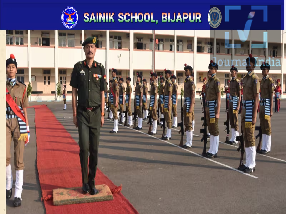 Sainik School Recruitment 2026: सैनिक स्कूल में 10वीं -12वीं पास के लिए निकली भर्ती, ऐसे करें आवेदन देश के उन युवाओं के लिए खुशखबरी हैं जिन्होनें 10वीं और 12वीं पास की हैं और सरकारी और स्कूल सेक्टर में नौकरी करना चाहते हैं, तो आपको बता दें कि सैनिक स्कूल गोलपारा, असम में एकेडमिक, एडमिनिस्ट्रेटिव और सपोर्ट स्टाफ़ कैटेगरी में 12 पदों के लिए भर्ती निकाली है। इन खाली पदों में PGT फिजिक्स, TGT मैथमेटिक्स, TGT सोशल साइंस, क्वार्टर मास्टर, बैंड मास्टर, लोअर डिवीज़न क्लर्क (LDC), वार्ड बॉय और सिस्टम एडमिनिस्ट्रेटर जैसे पद शामिल हैं। योग्य उम्मीदवारों को तय फ़ॉर्मेट में पोस्टल मेल के ज़रिए अपना आवेदन जमा करना होगा। आवेदन मिलने की आखिरी तारीख 12 नवंबर, 2026 है।  सैनिक स्कूल गोलपारा भर्ती 2026: वैकेंसी की जानकारी भर्ती की जानकारी के अनुसार, अलग-अलग पदों पर कुल 12 वैकेंसी हैं। विज्ञापित मासिक वेतन पद के अनुसार अलग-अलग है। - क्वार्टर मास्टर: 1 पद &mdash; ₹29,200 प्रति माह - PGT फिजिक्स: 1 पद &mdash; ₹57,120 प्रति माह - TGT मैथमेटिक्स: 1 पद &mdash; ₹53,880 प्रति माह - TGT सोशल साइंस: 1 पद &mdash; ₹53,880 प्रति माह - बैंड मास्टर: 1 पद &mdash; ₹40,880 प्रति माह - PTI-कम-मैट्रन (महिला): 1 पद &mdash; ₹25,200 प्रति माह - मेस मैनेजर: 1 पद &mdash; ₹40,880 प्रति माह - लोअर डिवीज़न क्लर्क (LDC): 1 पद &mdash; ₹23,880 प्रति माह - वार्ड बॉय: 1 पद &mdash; ₹21,600 प्रति माह - ऑफिस सुपरिटेंडेंट: 1 पद &mdash; ₹42,480 प्रति माह - सिस्टम एडमिनिस्ट्रेटर (IT): 1 पद &mdash; ₹30,000 प्रति माह - घुड़सवारी इंस्ट्रक्टर: 1 पद &mdash; ₹40,000 प्रति माह इस भर्ती में रेगुलर और कॉन्ट्रैक्ट, दोनों तरह के पद शामिल हैं। उम्मीदवारों को अपनी पसंद की पोस्ट के लिए नौकरी की कैटेगरी और शर्तों की पुष्टि करने के लिए ऑफिशियल विज्ञापन देखना चाहिए। सैनिक स्कूल भर्ती 2026 के लिए शैक्षणिक योग्यता 1. क्वार्टर मास्टर: उम्मीदवारों के पास किसी मान्यता प्राप्त यूनिवर्सिटी से BA या B.Com डिग्री होनी चाहिए और UDC (स्टोर) या क्वार्टर मास्टर के तौर पर कम से कम पांच साल का अनुभव होना चाहिए। 2. PGT फिजिक्स: आवेदकों के पास संबंधित विषय में तय अंकों के साथ पोस्ट-ग्रेजुएट डिग्री होनी चाहिए, साथ ही नोटिफिकेशन में बताई गई B.Ed. या इसके बराबर की योग्यता होनी चाहिए। 3. TGT गणित और TGT सोशल साइंस: उम्मीदवारों के पास संबंधित विषय में ग्रेजुएशन डिग्री या योग्य इंटीग्रेटेड डिग्री होनी चाहिए, तय अंकों की शर्तों को पूरा करना चाहिए और ज़रूरी B.Ed. योग्यता होनी चाहिए। CTET या STET की ज़रूरतें भी लागू हो सकती हैं। 4. बैंड मास्टर: आवेदकों ने नेवी या एयर फ़ोर्स से तय पोटेंशियल बैंड मास्टर, बैंड मेजर, ड्रम मेजर या इसके बराबर का कोर्स पूरा किया होना चाहिए। 5. PTI-कम-मैट्रन (महिला): उम्मीदवारों के पास फिजिकल एजुकेशन में डिप्लोमा होना चाहिए और उन्हें हिंदी, अंग्रेजी और असमिया भाषा का ज्ञान होना चाहिए। 6. मेस मैनेजर: आवेदकों ने 10वीं कक्षा पास की हो, उनके पास कैटरिंग में डिप्लोमा या डिग्री हो और कम से कम पांच साल का संबंधित अनुभव हो। कंप्यूटर का ज्ञान और मेस अकाउंट्स की जानकारी भी ज़रूरी है। 7. लोअर डिवीज़न क्लर्क (LDC): उम्मीदवारों ने 10वीं कक्षा पास की हो और उनकी टाइपिंग स्पीड 40 शब्द प्रति मिनट होनी चाहिए। कंप्यूटर, MS Word, Excel, PowerPoint और इंटरनेट का ज्ञान भी ज़रूरी है। 8. वार्ड बॉय: आवेदकों ने किसी मान्यता प्राप्त बोर्ड से 10वीं कक्षा पास की हो। 9. ऑफिस सुपरिटेंडेंट: उम्मीदवार ग्रेजुएट होने चाहिए और उनके पास सुपरवाइजरी पद पर कम से कम पांच साल का अनुभव होना चाहिए। 10. सिस्टम एडमिनिस्ट्रेटर (IT): आवेदकों के पास कंप्यूटर साइंस, इंफॉर्मेशन टेक्नोलॉजी, कंप्यूटर एप्लीकेशन, इलेक्ट्रॉनिक्स या संबंधित विषय में तय डिग्री या डिप्लोमा होना चाहिए।  11. घुड़सवारी इंस्ट्रक्टर: उम्मीदवारों को 12वीं कक्षा या उसके बराबर की परीक्षा पास करनी होगी और संबंधित घुड़सवारी या रिसालदार कोर्स पूरा करना होगा। उम्मीदवारों को सलाह दी जाती है कि वे हर पद के लिए ज़रूरी योग्यता, ज़रूरी मार्क्स, अनुभव प्रमाण-पत्र और लागू होने वाली किसी भी अतिरिक्त शर्त के लिए आधिकारिक नोटिफिकेशन देखें। उम्र सीमा उम्र की शर्तें पद के हिसाब से अलग-अलग होती हैं। भर्ती की उपलब्ध जानकारी के अनुसार, पद के आधार पर कम से कम उम्र 18 या 21 साल है, जबकि ज़्यादातर पदों के लिए ज़्यादा से ज़्यादा उम्र 50 साल है। चयन प्रक्रिया चयन प्रक्रिया पद की प्रकृति के आधार पर अलग-अलग हो सकती है। उम्मीदवारों को नीचे दिए गए चरणों में से एक या ज़्यादा में शामिल होना पड़ सकता है: - लिखित परीक्षा - स्किल टेस्ट - संबंधित टीचिंग पदों के लिए क्लास डेमोस्ट्रेशन - इंटरव्यू हर वैकेंसी के लिए ज़रूरी नहीं कि सभी चरण लागू हों। शॉर्टलिस्ट किए गए उम्मीदवारों को परीक्षा की तारीखों और इंटरव्यू के बारे में जानकारी के लिए सैनिक स्कूल गोलपारा की आधिकारिक वेबसाइट देखते रहना चाहिए।