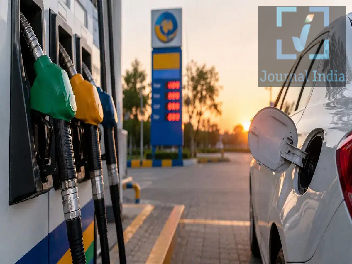 Petrol and Diesel Price- पेट्रोल और डीजल के क्या है ताजा भाव, आइए जानें दोस्तो अगर आप किसी काम से गाड़ी लेकर बाहर निकल रहे हैं, तो उससे पहले आपको डीजल और पेट्रोल की कीमतों की जानकारी ले लेनी चाहिए, आज प्रमुख महानगरों में पेट्रोल और डीजल की कीमतों में कोई बड़ा बदलाव नहीं हुआ है। हालांकि, अलग-अलग राज्यों में टैक्स और स्थानीय शुल्क अलग होने के कारण ईंधन की कीमतें शहर-दर-शहर अलग रहती हैं। दिल्ली में पेट्रोल-डीजल का रेट देश की राजधानी दिल्ली में आज पेट्रोल की कीमत करीब ₹102.12 प्रति लीटर है। वहीं, डीजल करीब ₹95.20 प्रति लीटर की दर से बिक रहा है। मुंबई में आज पेट्रोल-डीजल कितना महंगा? मुंबई में पेट्रोल की कीमत दिल्ली की तुलना में अधिक है। यहां आज पेट्रोल करीब ₹111.21 प्रति लीटर, जबकि डीजल करीब ₹97.83 प्रति लीटर है। कोलकाता में पेट्रोल-डीजल के दाम कोलकाता में आज पेट्रोल करीब ₹113.51 प्रति लीटर पर मिल रहा है। वहीं, डीजल की कीमत लगभग ₹99.82 प्रति लीटर है। चेन्नई में पेट्रोल और डीजल का रेट चेन्नई में आज पेट्रोल की कीमत करीब ₹107.77 प्रति लीटर है। जबकि डीजल लगभग ₹99.55 प्रति लीटर की दर से बिक रहा है। अलग-अलग शहरों में पेट्रोल-डीजल के दाम अलग क्यों? कच्चे तेल की अंतरराष्ट्रीय कीमत  केंद्र और राज्य सरकारों के टैक्स  स्थानीय टैक्स और शुल्क  ईंधन की ढुलाई और परिवहन लागत  डीलर कमीशन और अन्य शुल्क  इन्हीं कारणों से दिल्ली, मुंबई, कोलकाता और चेन्नई जैसे शहरों में पेट्रोल-डीजल के दामों में अंतर देखने को मिलता है। अपने शहर का पेट्रोल-डीजल रेट कैसे चेक करें? तेल कंपनियां पेट्रोल और डीजल की कीमतों को नियमित रूप से अपडेट करती हैं। ग्राहक अपने शहर का ताजा रेट इंडियन ऑयल की आधिकारिक वेबसाइट या SMS सेवा के माध्यम से भी चेक कर सकते हैं।